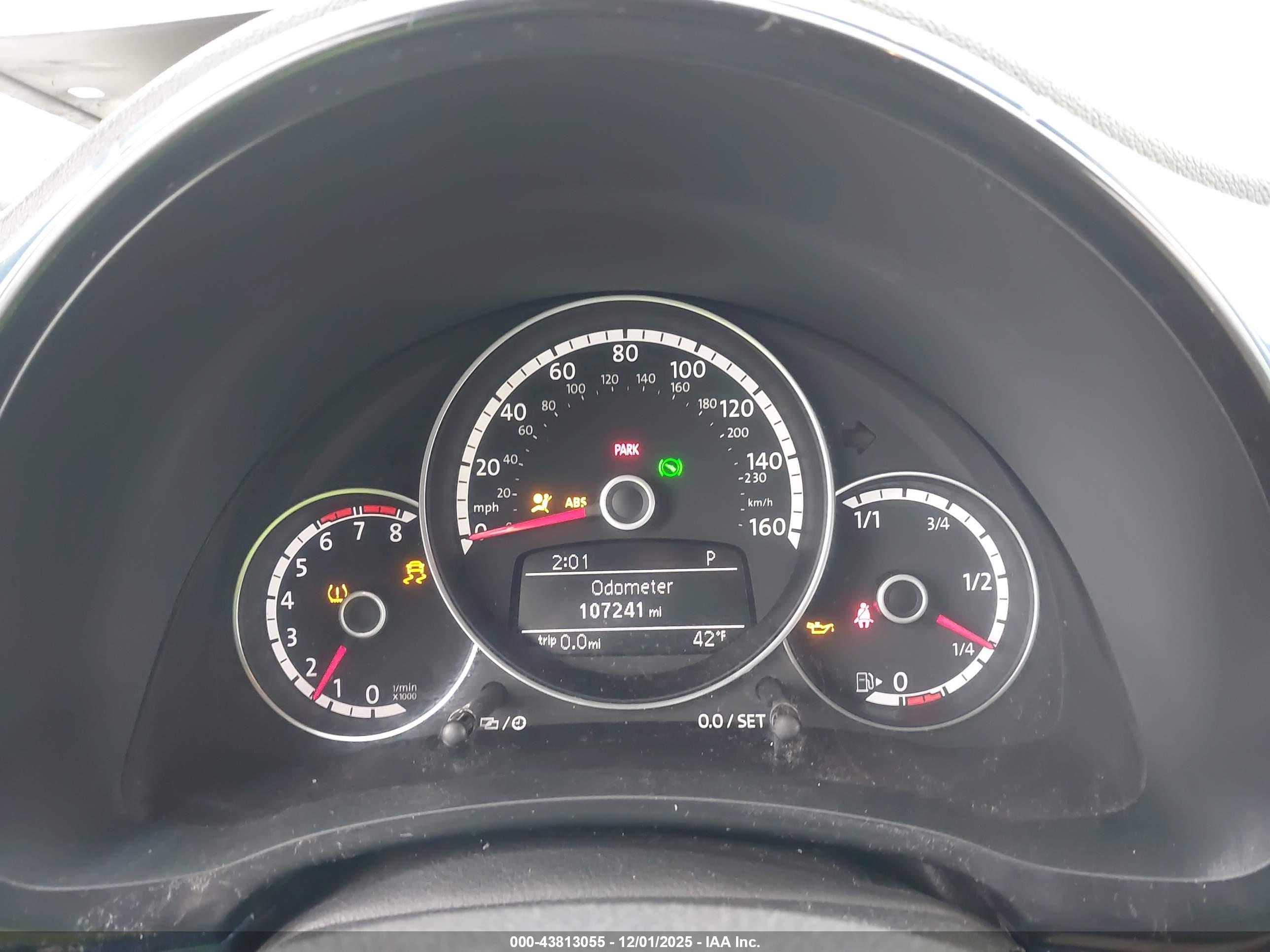 VOLKSWAGEN BEETLE image 7