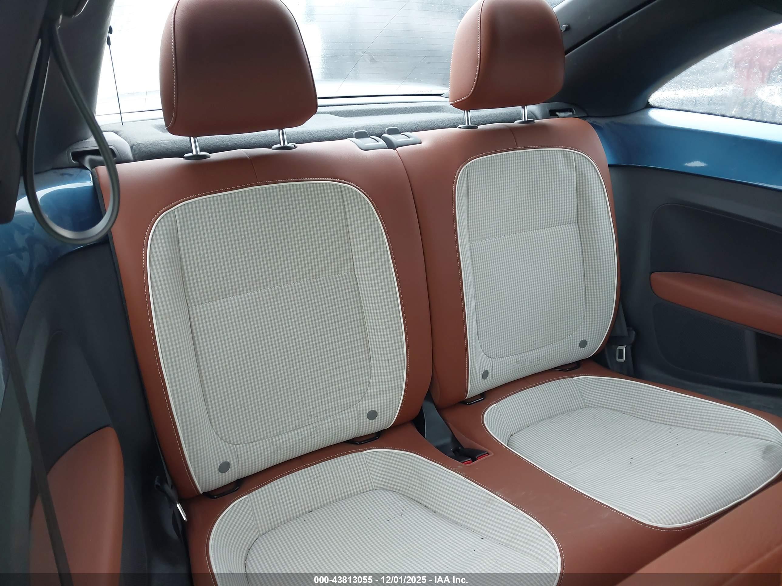 VOLKSWAGEN BEETLE image 8
