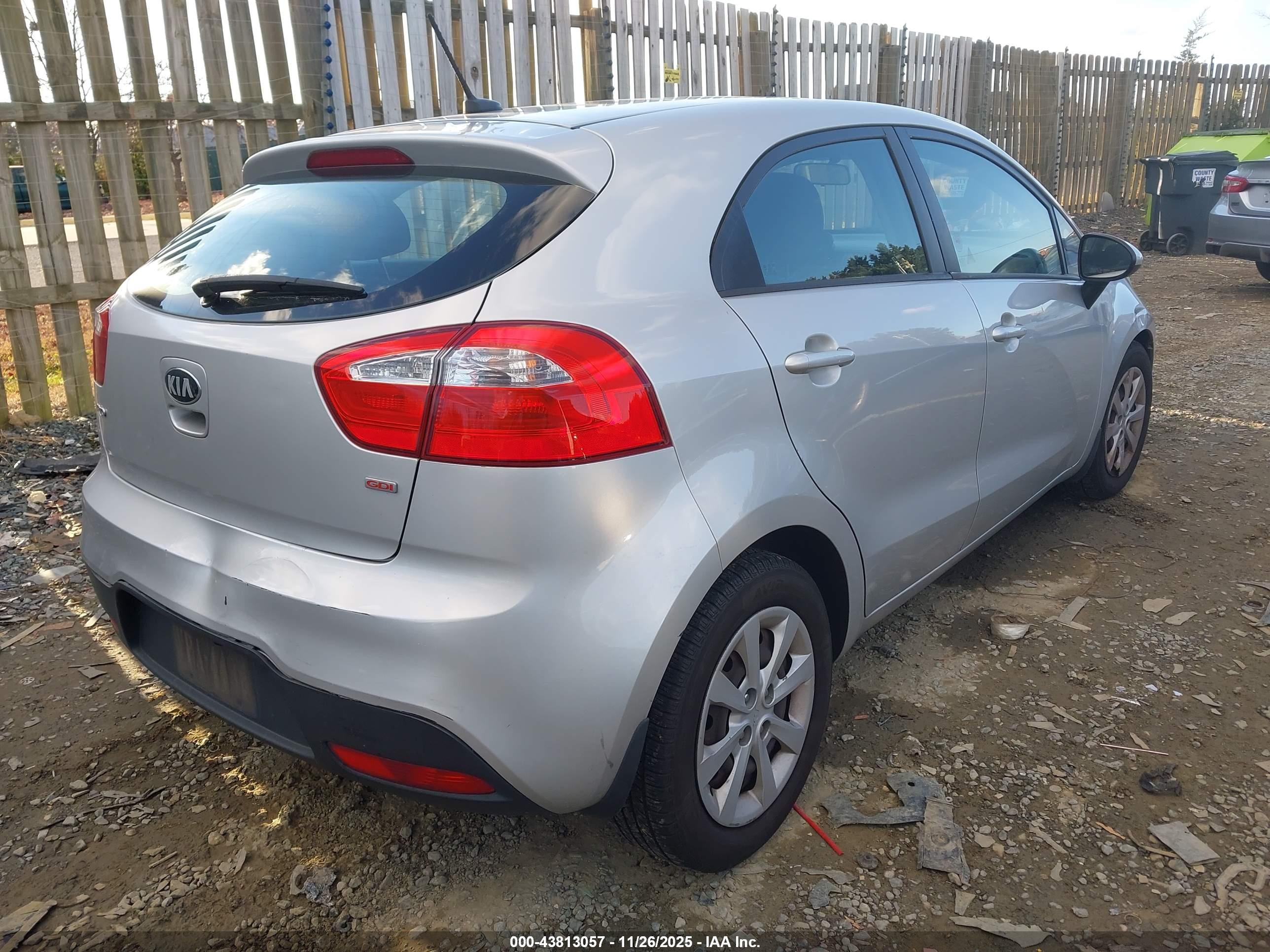KIA RIO image 4