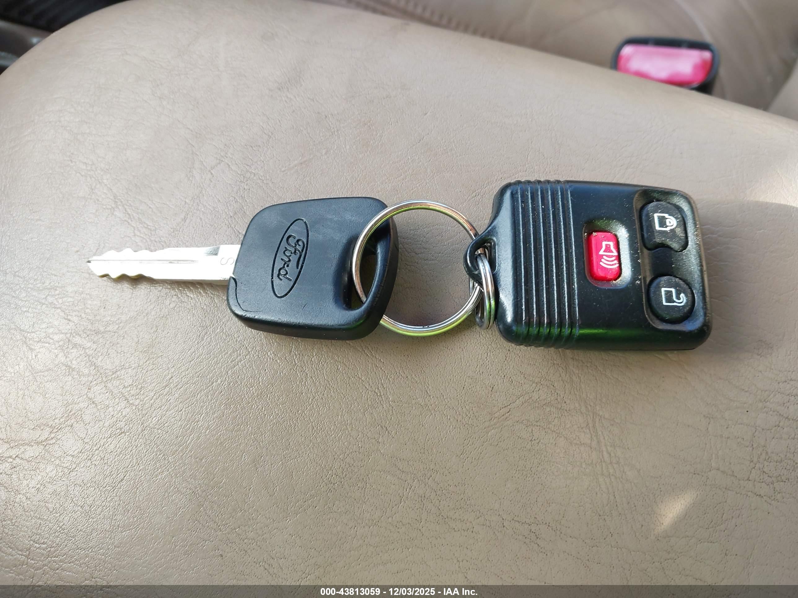 FORD EXPEDITION image 11