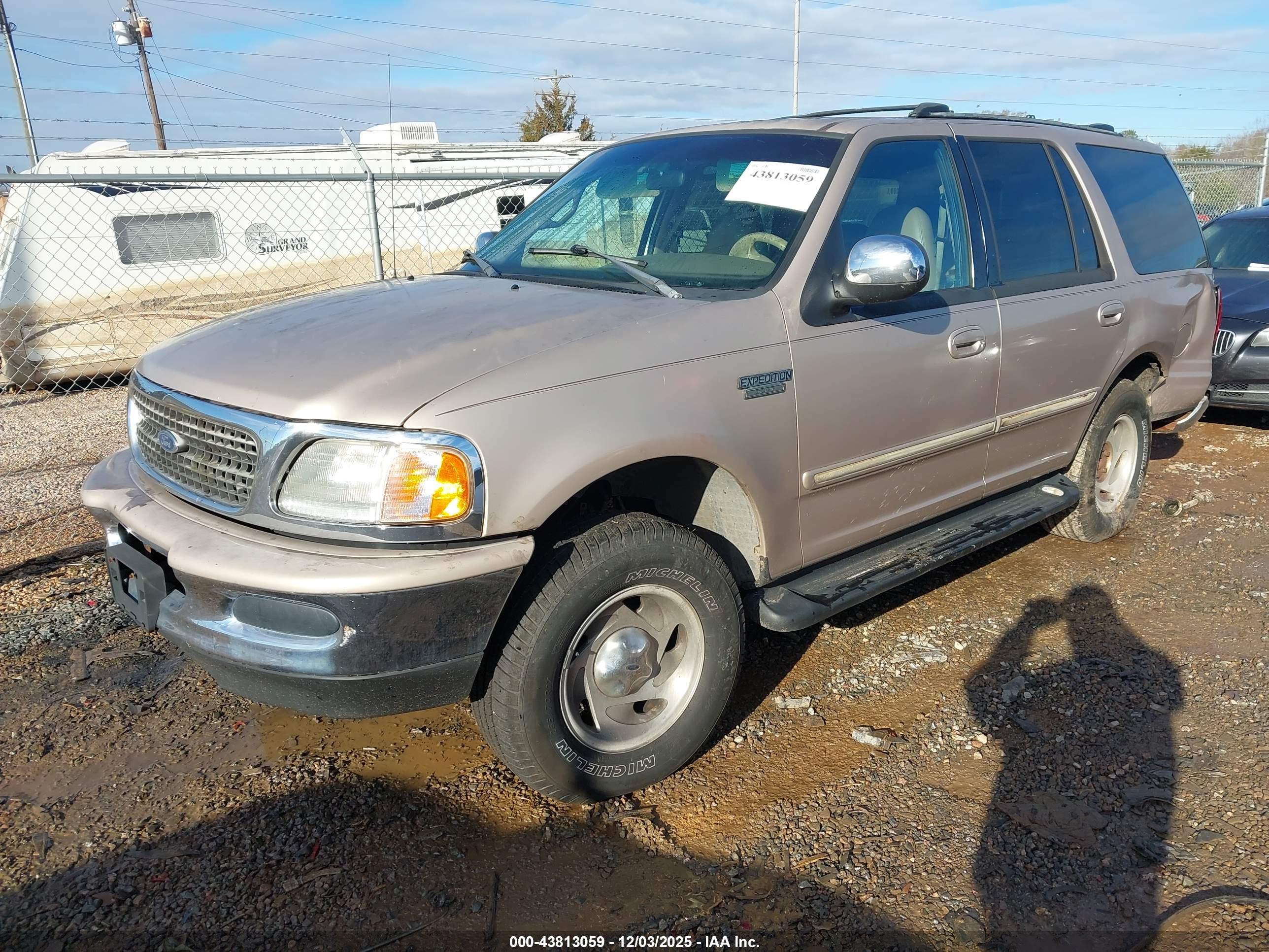 FORD EXPEDITION image 2