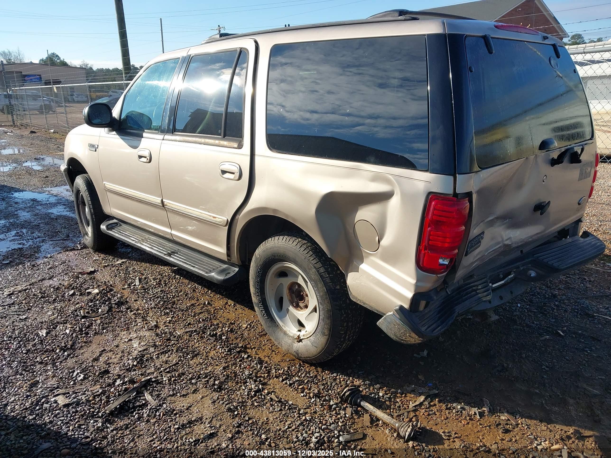 FORD EXPEDITION image 3