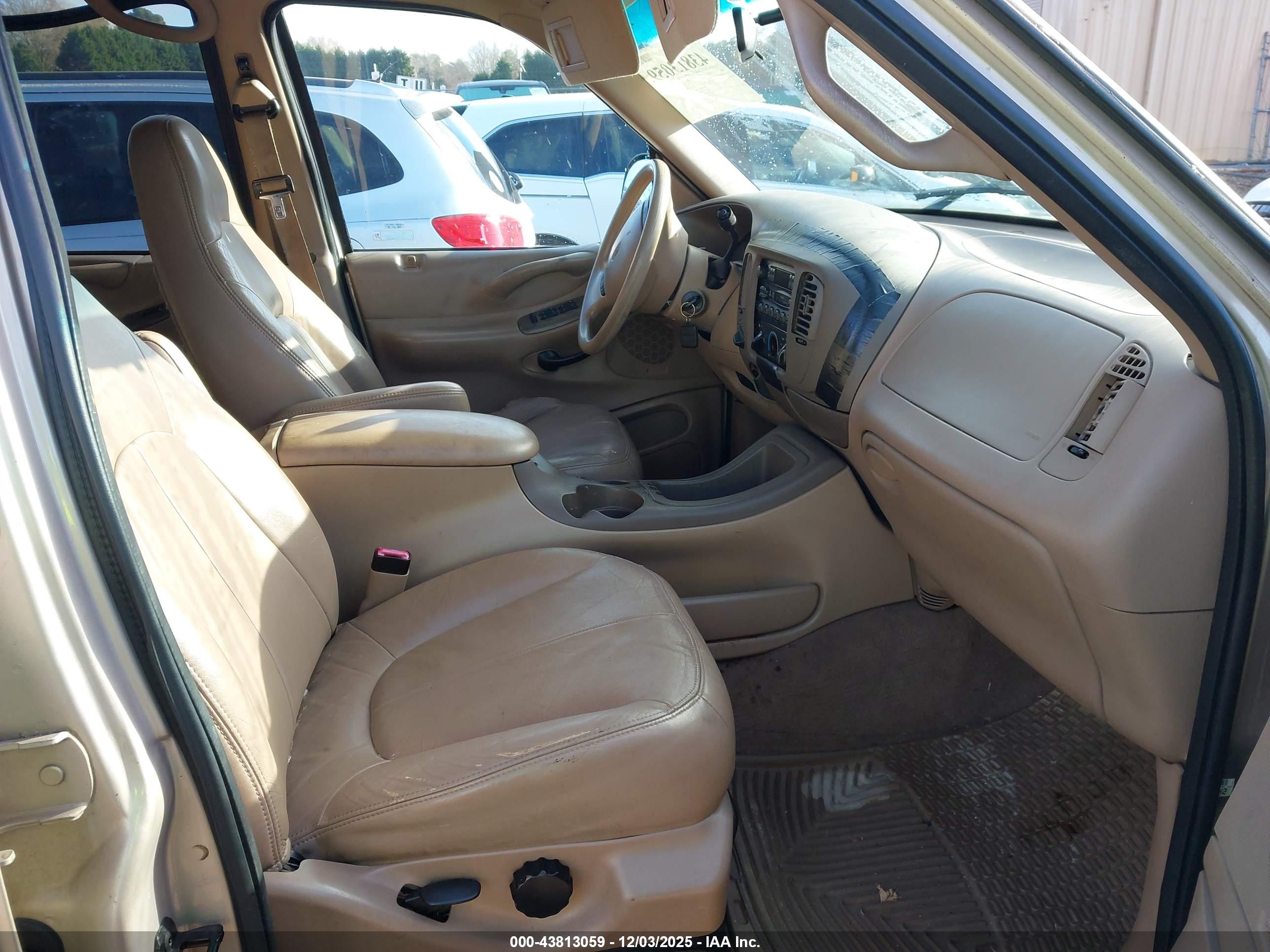 FORD EXPEDITION image 5