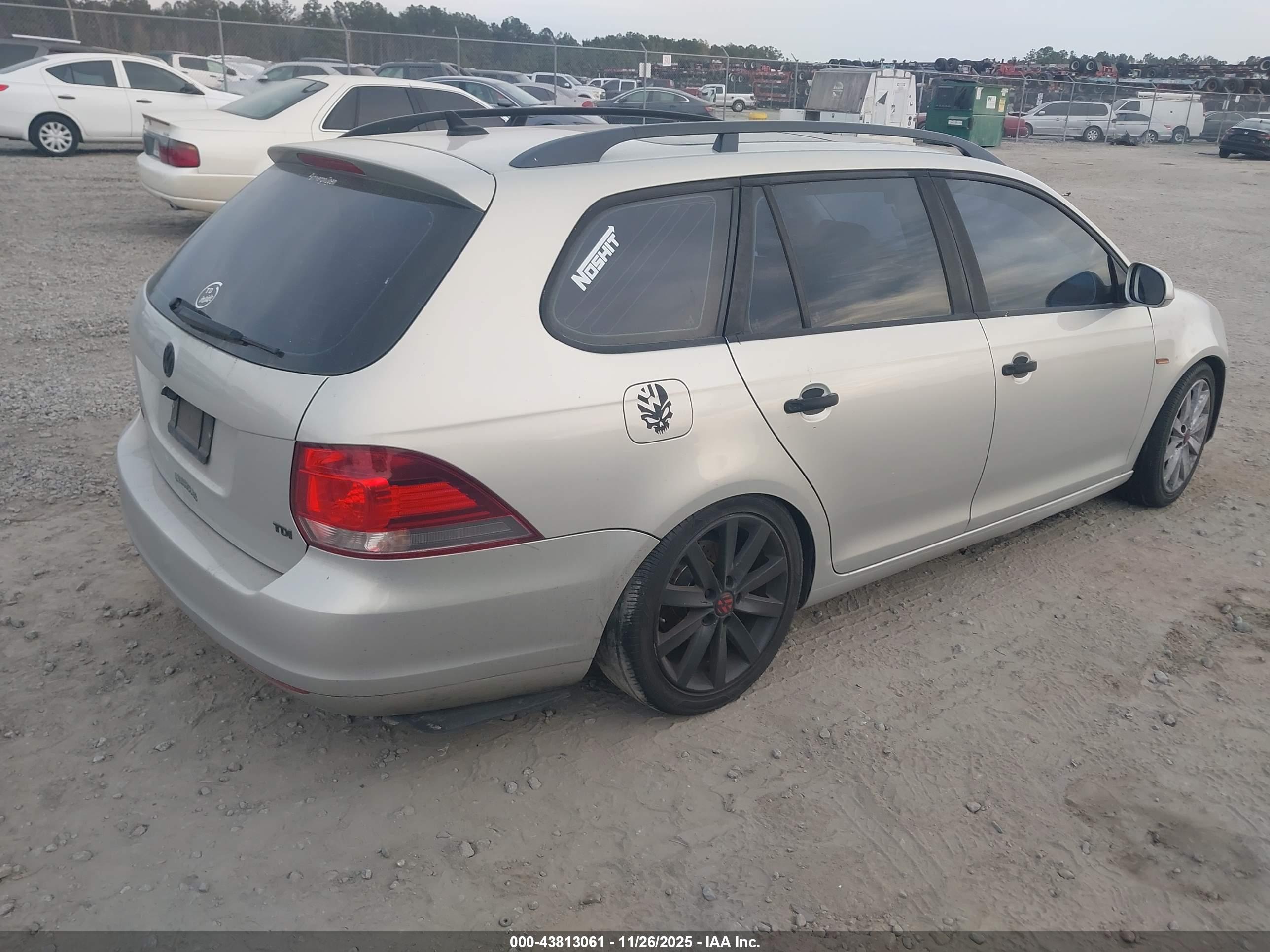 VOLKSWAGEN JETTA image 4