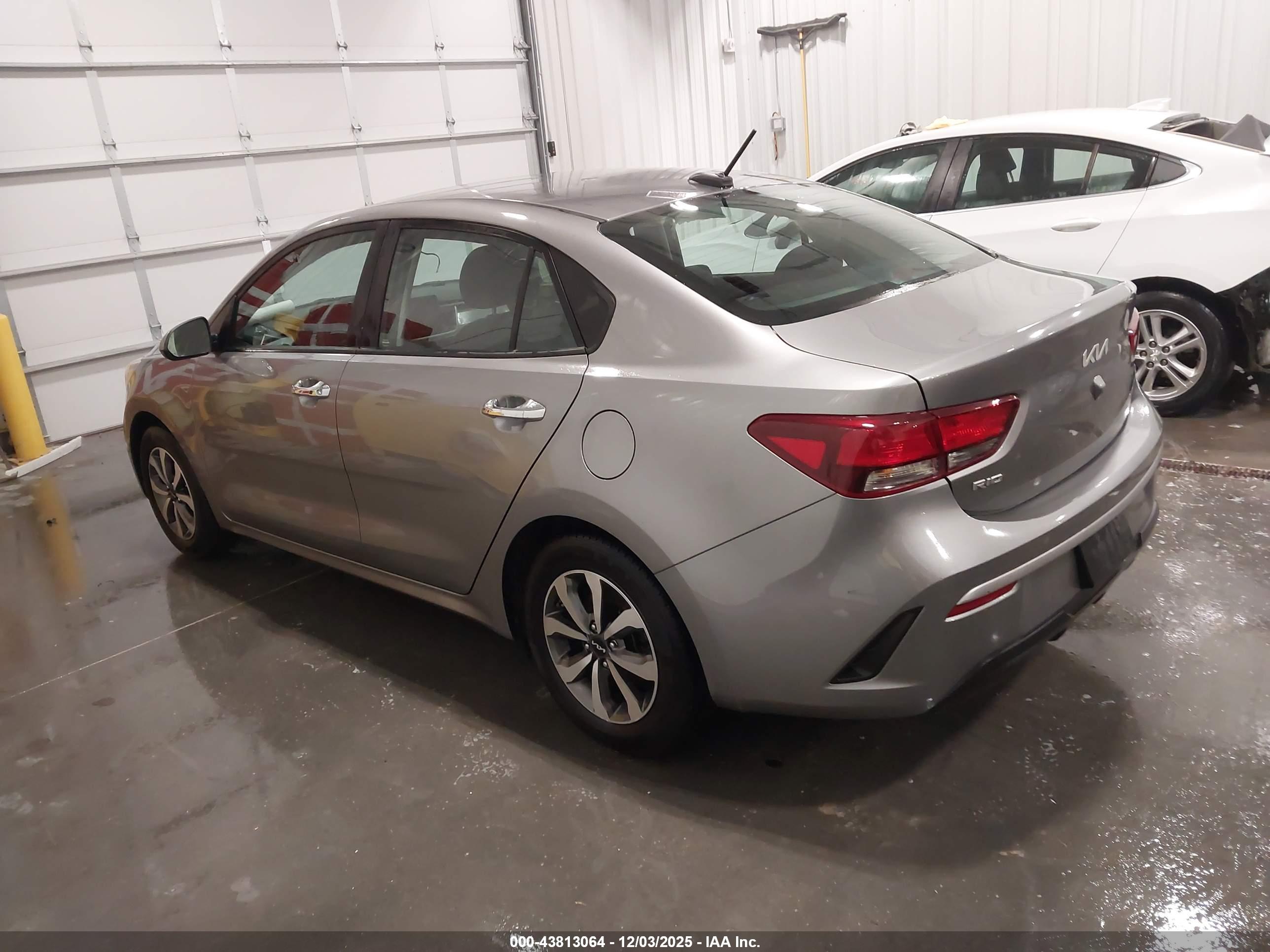 KIA RIO image 3