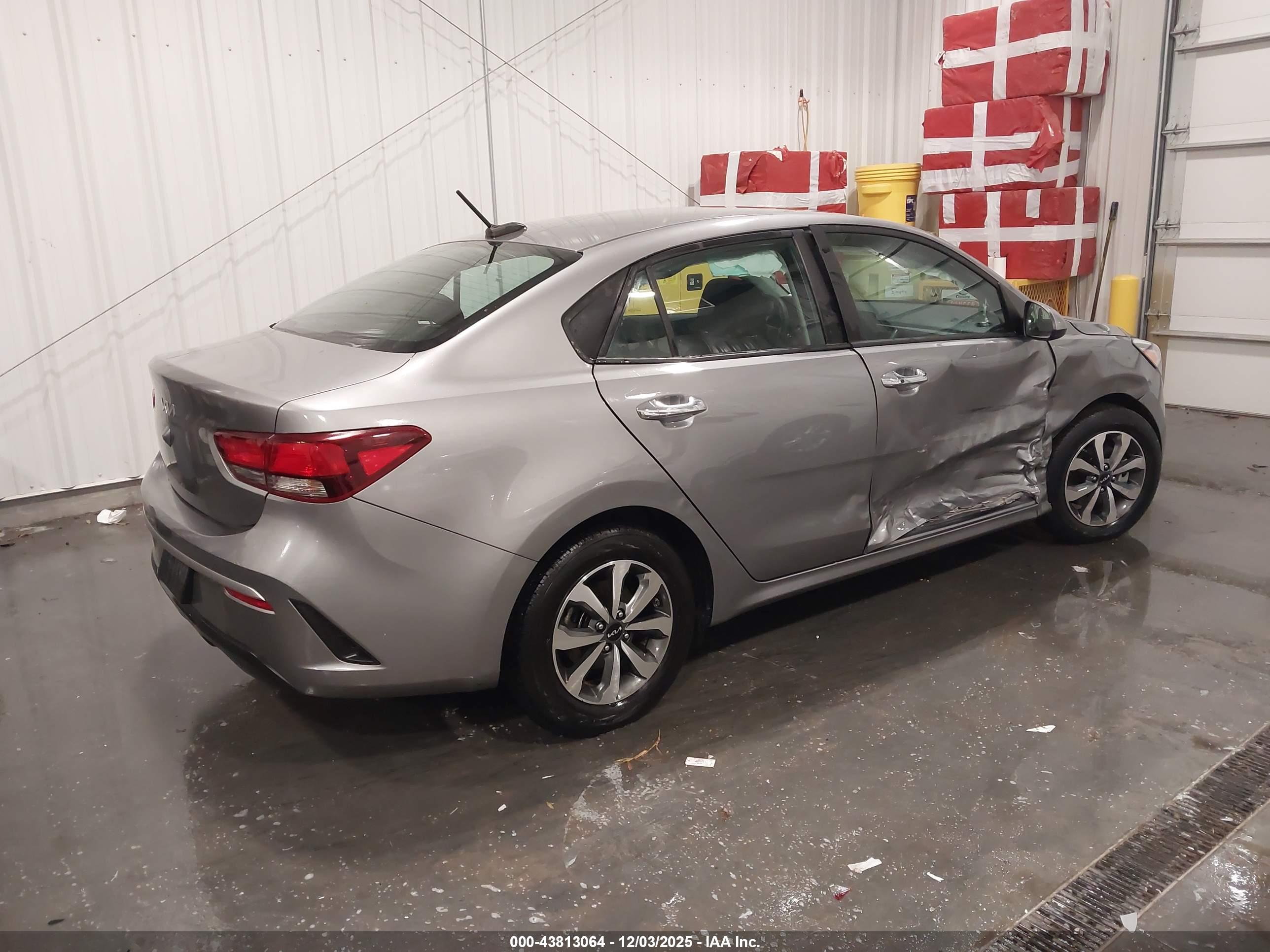KIA RIO image 4