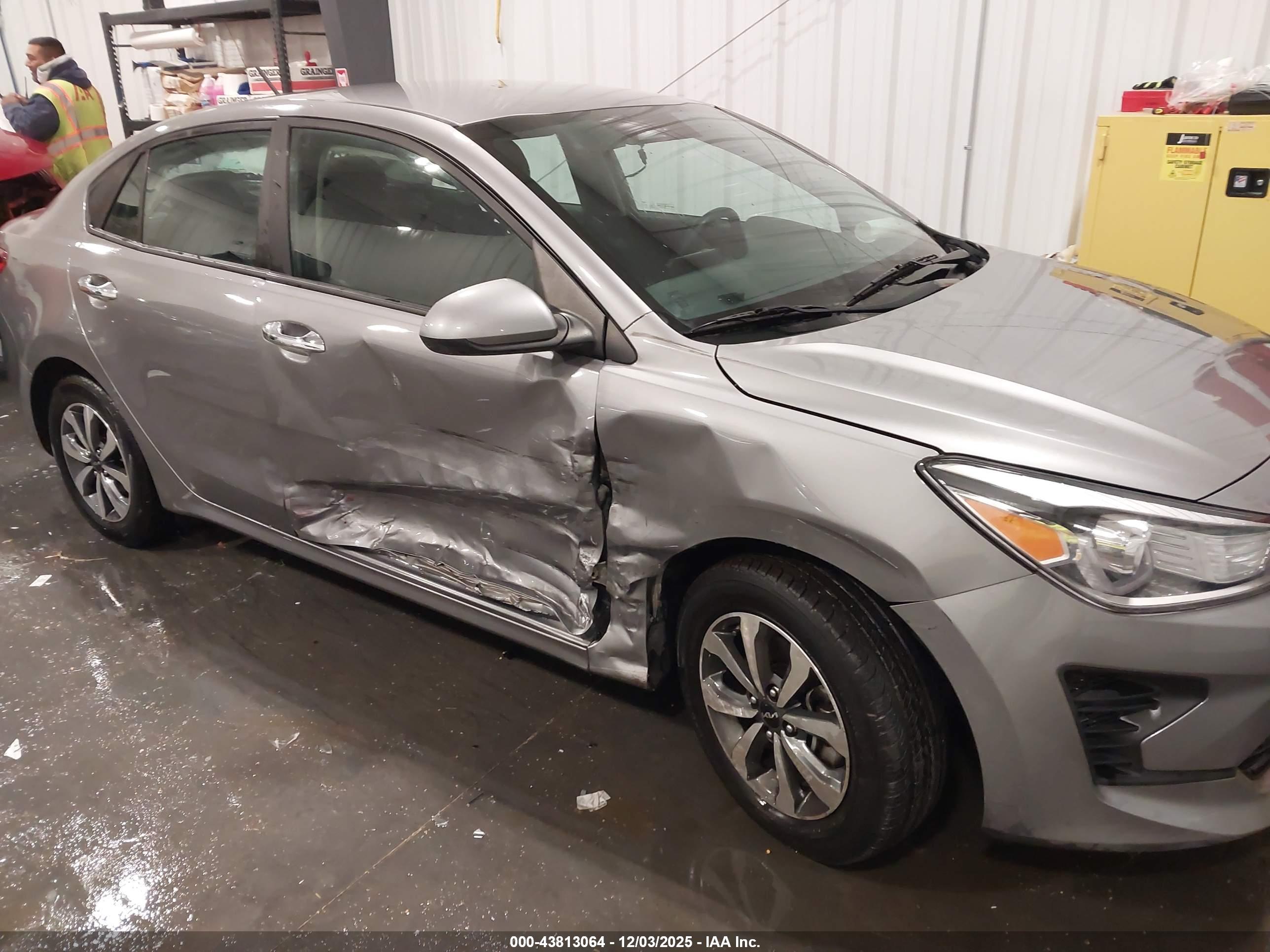 KIA RIO image 6