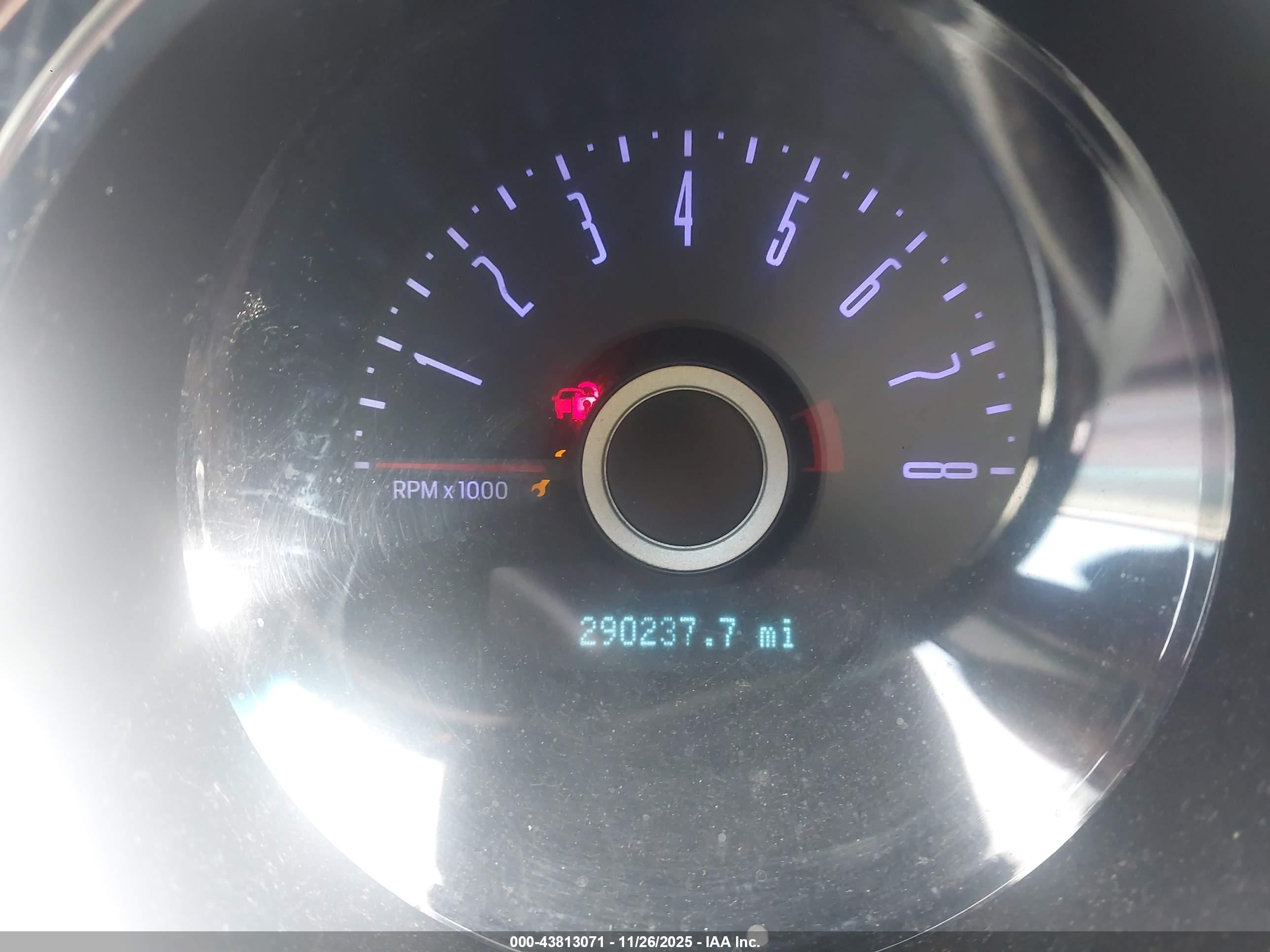 FORD MUSTANG image 7