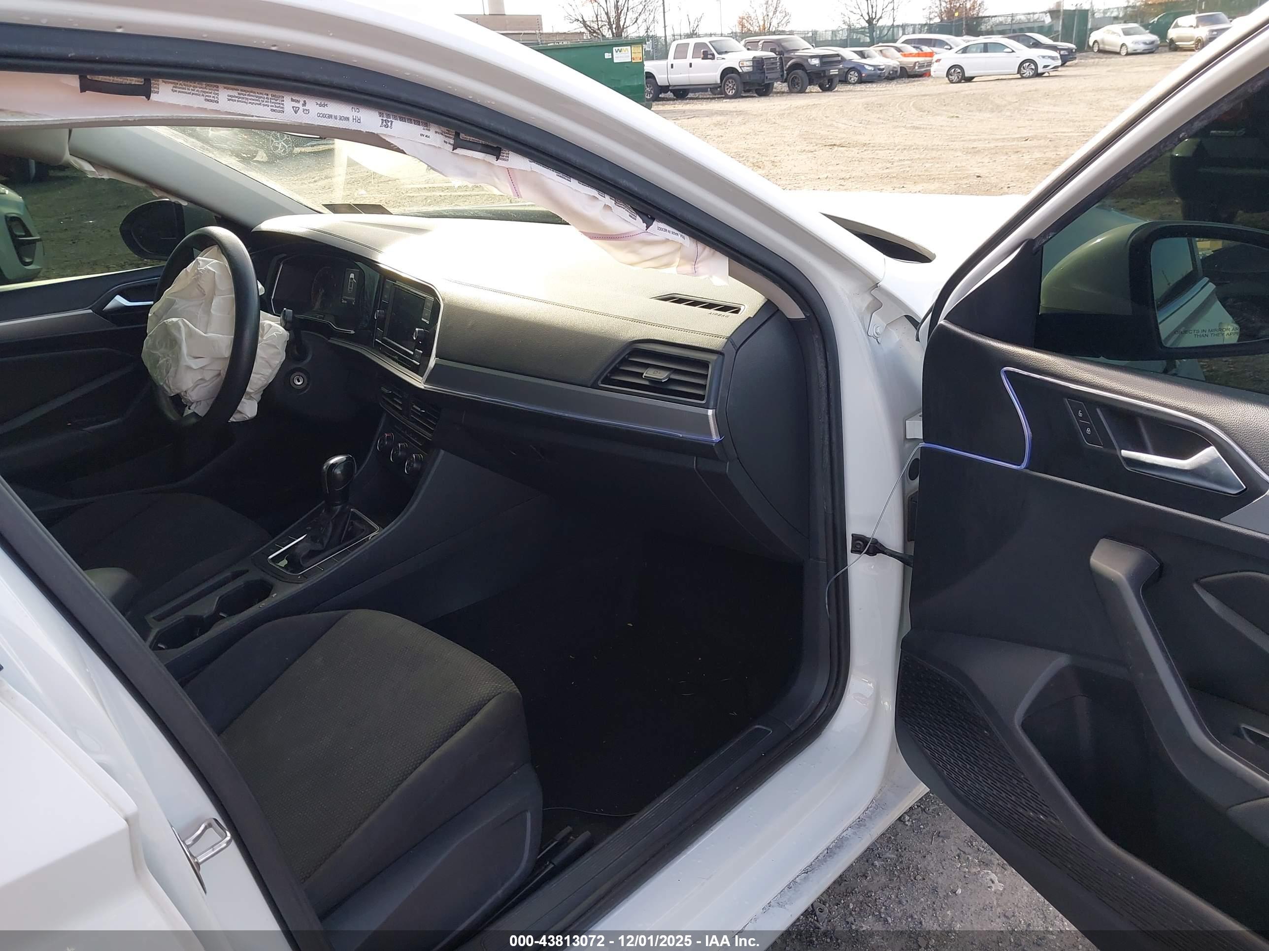 VOLKSWAGEN JETTA image 5