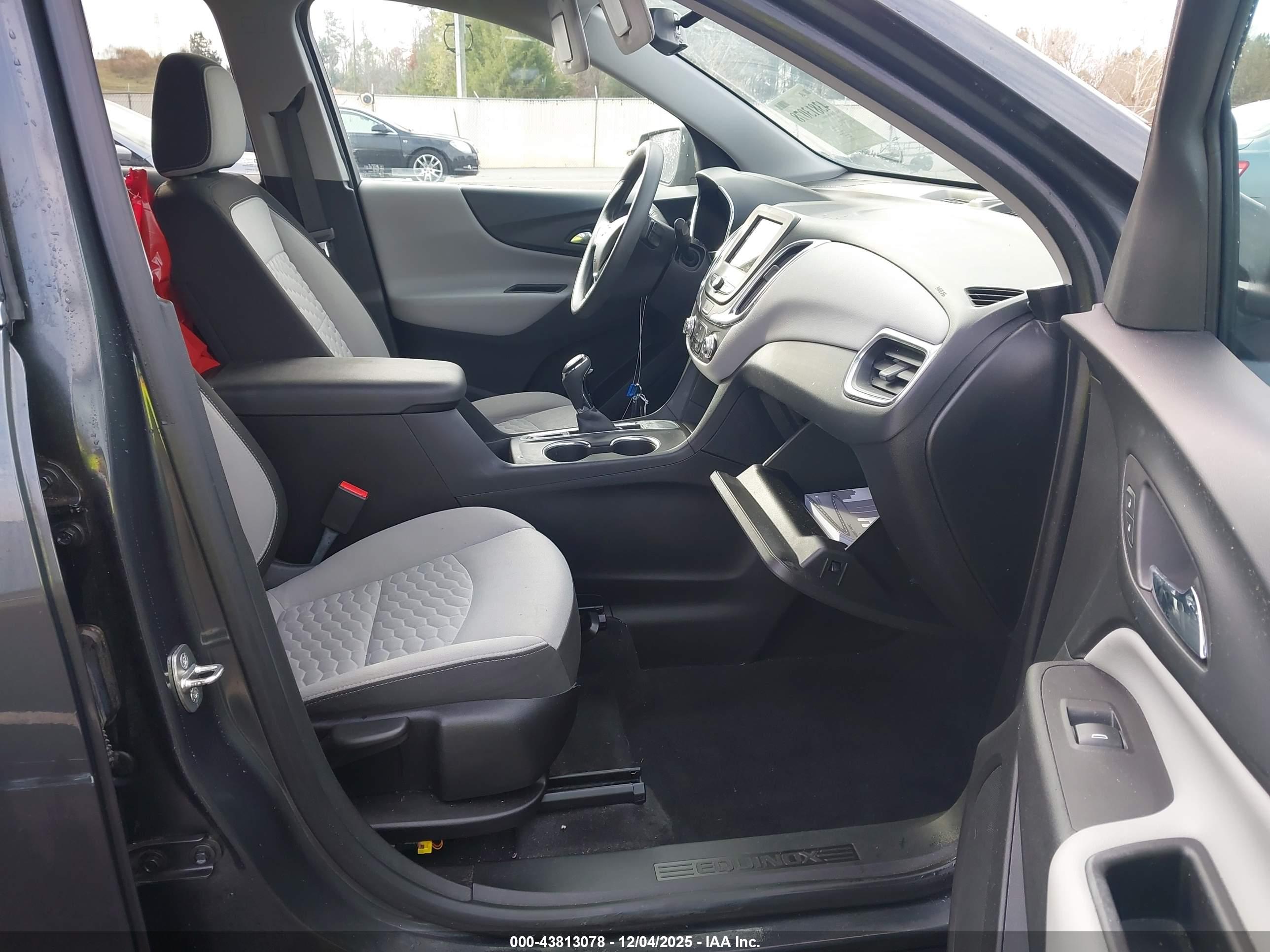 CHEVROLET EQUINOX image 5