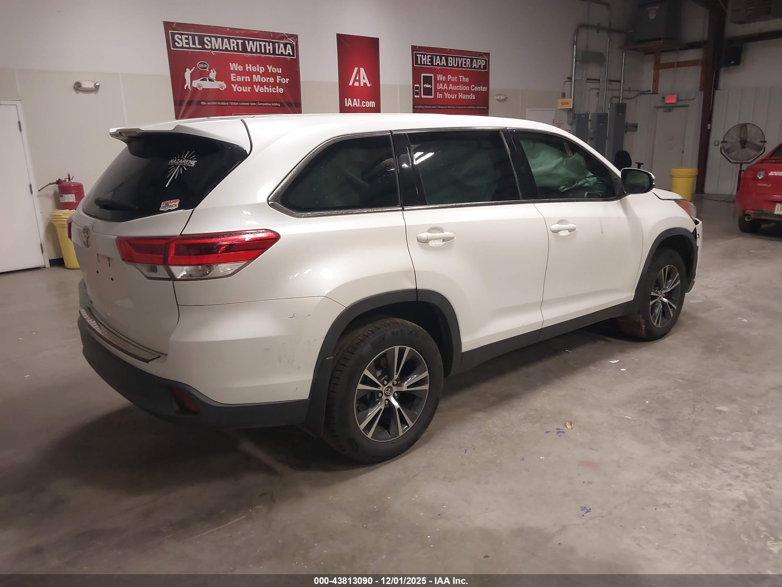 TOYOTA HIGHLANDER image 4