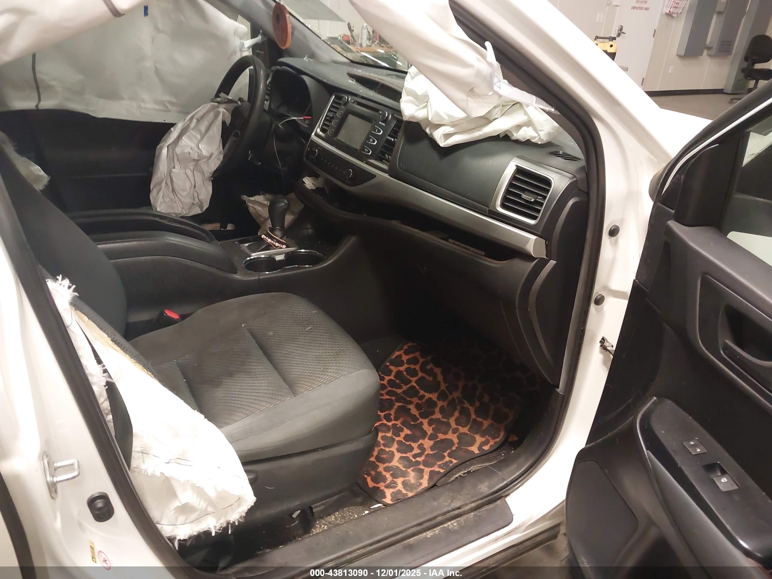 TOYOTA HIGHLANDER image 5