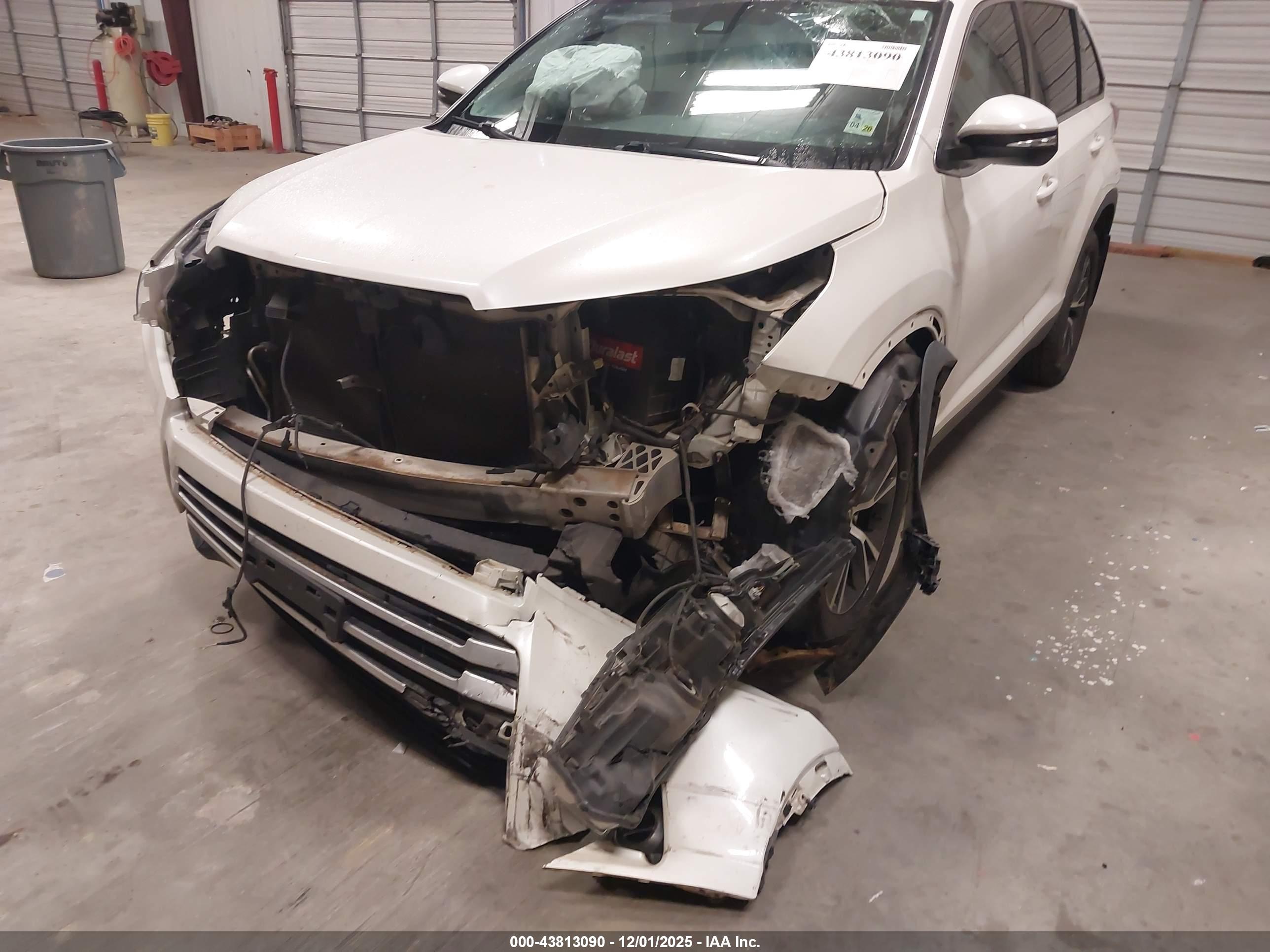 TOYOTA HIGHLANDER image 6