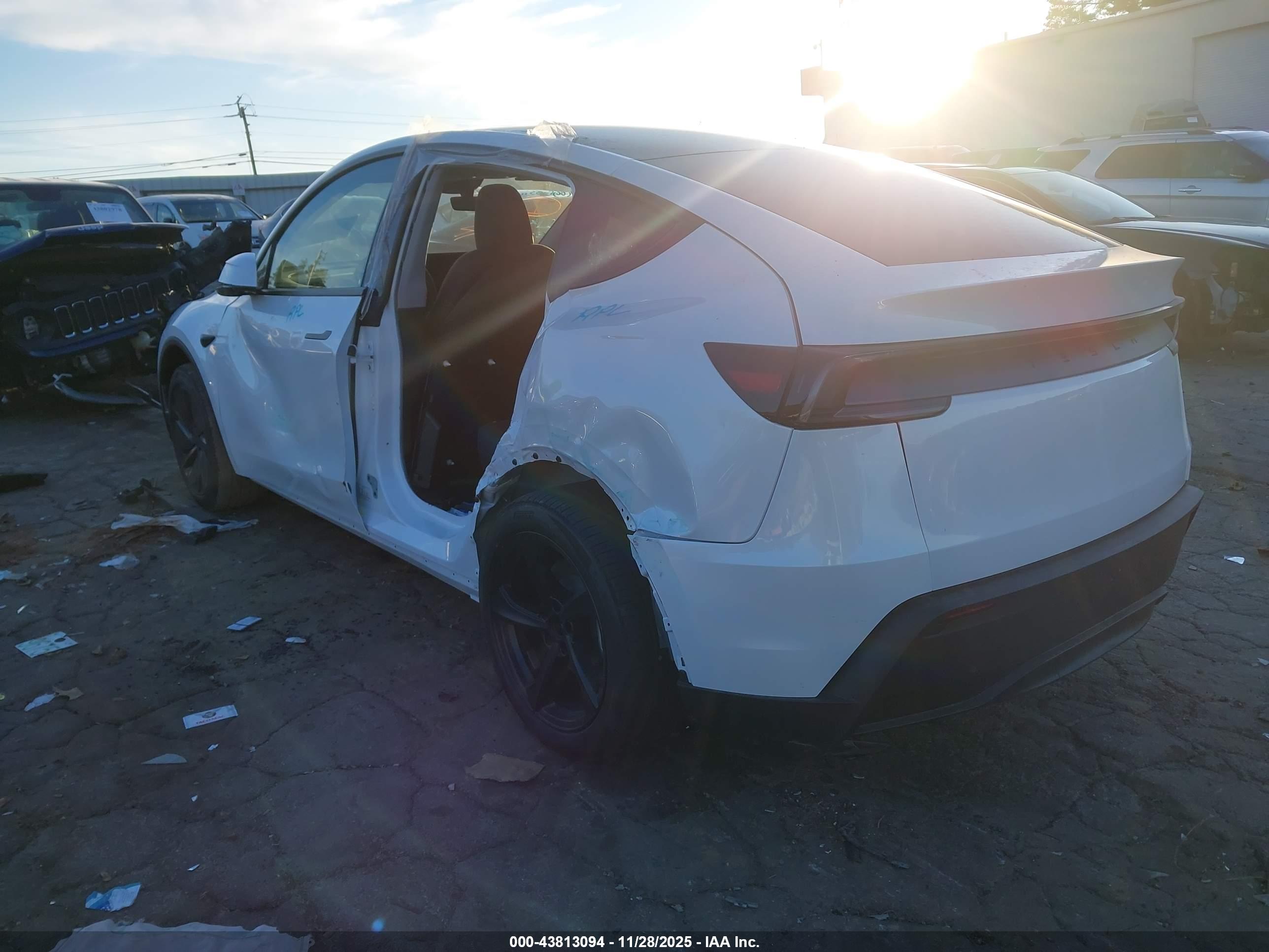 TESLA MODEL image 3
