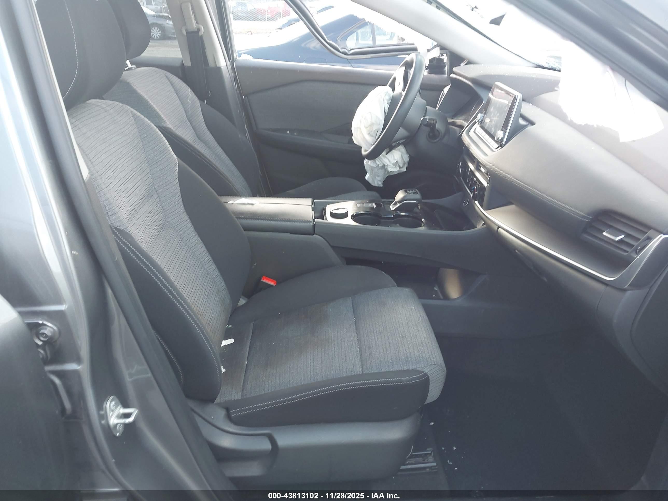 NISSAN ROGUE image 5