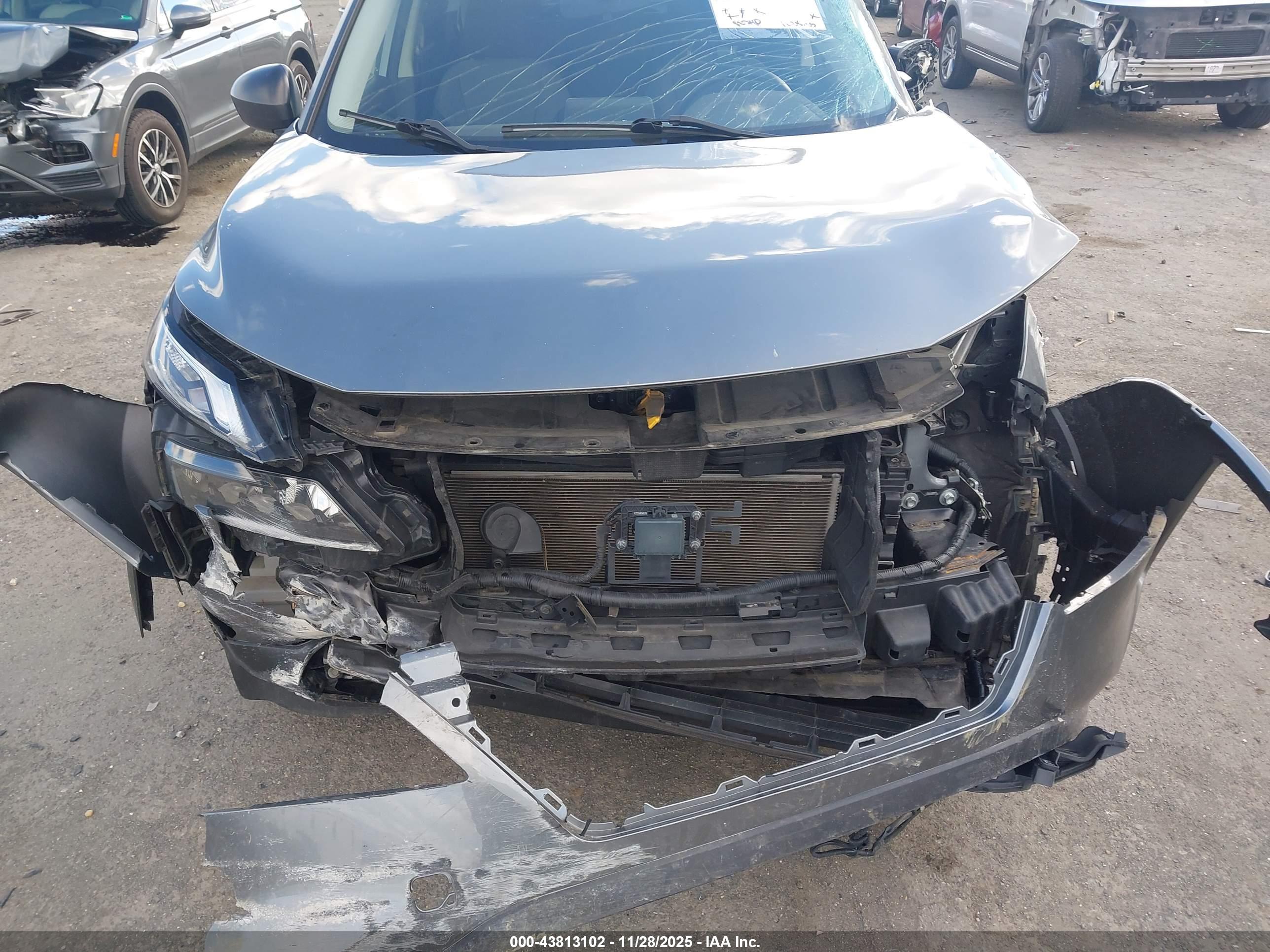 NISSAN ROGUE image 6