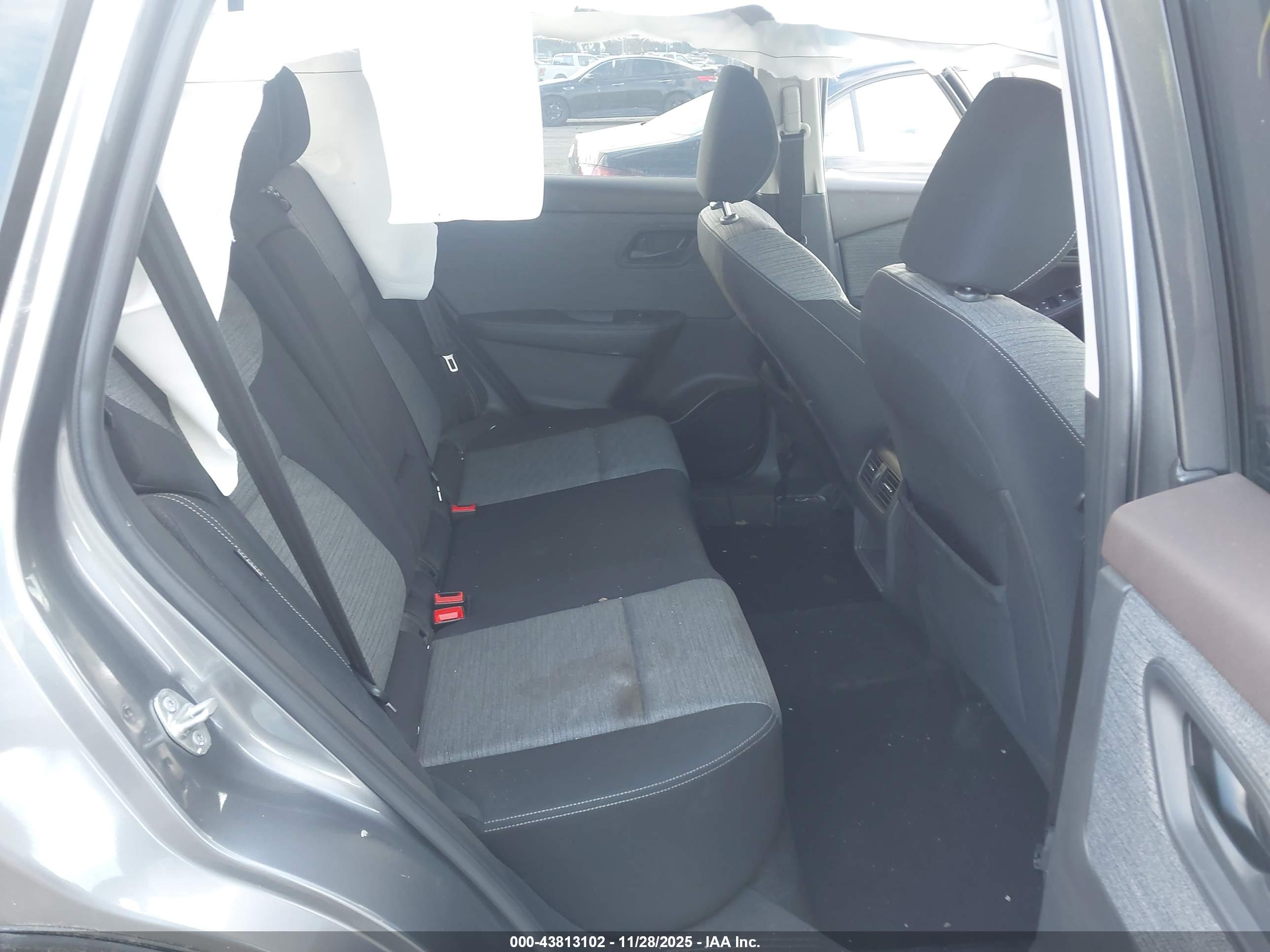 NISSAN ROGUE image 8