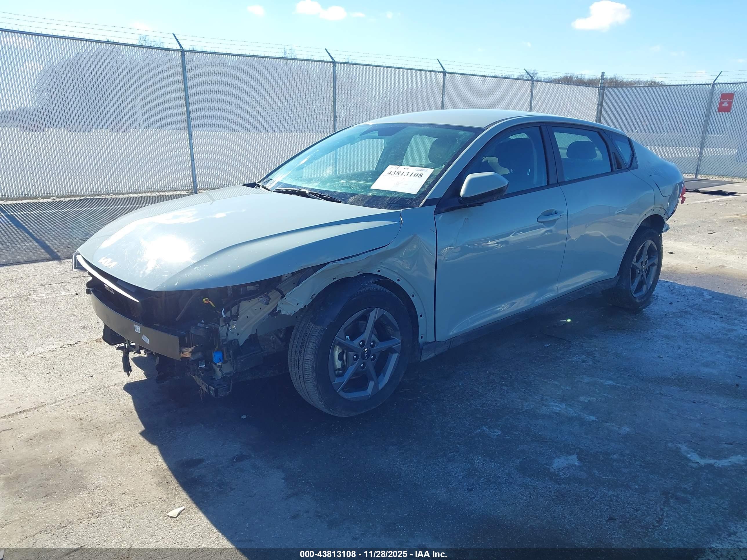 KIA K4 image 2