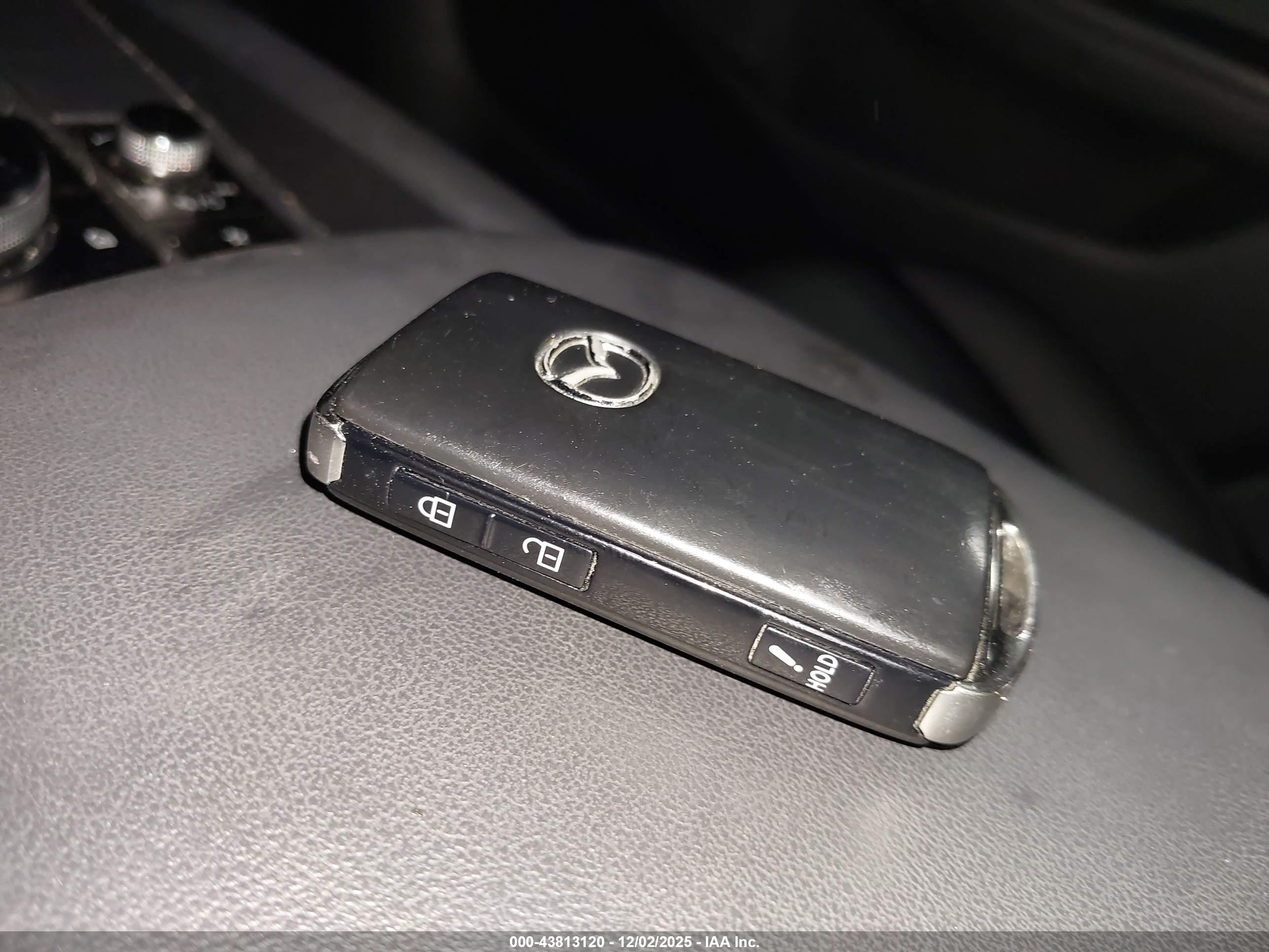 MAZDA MAZDA3 image 11