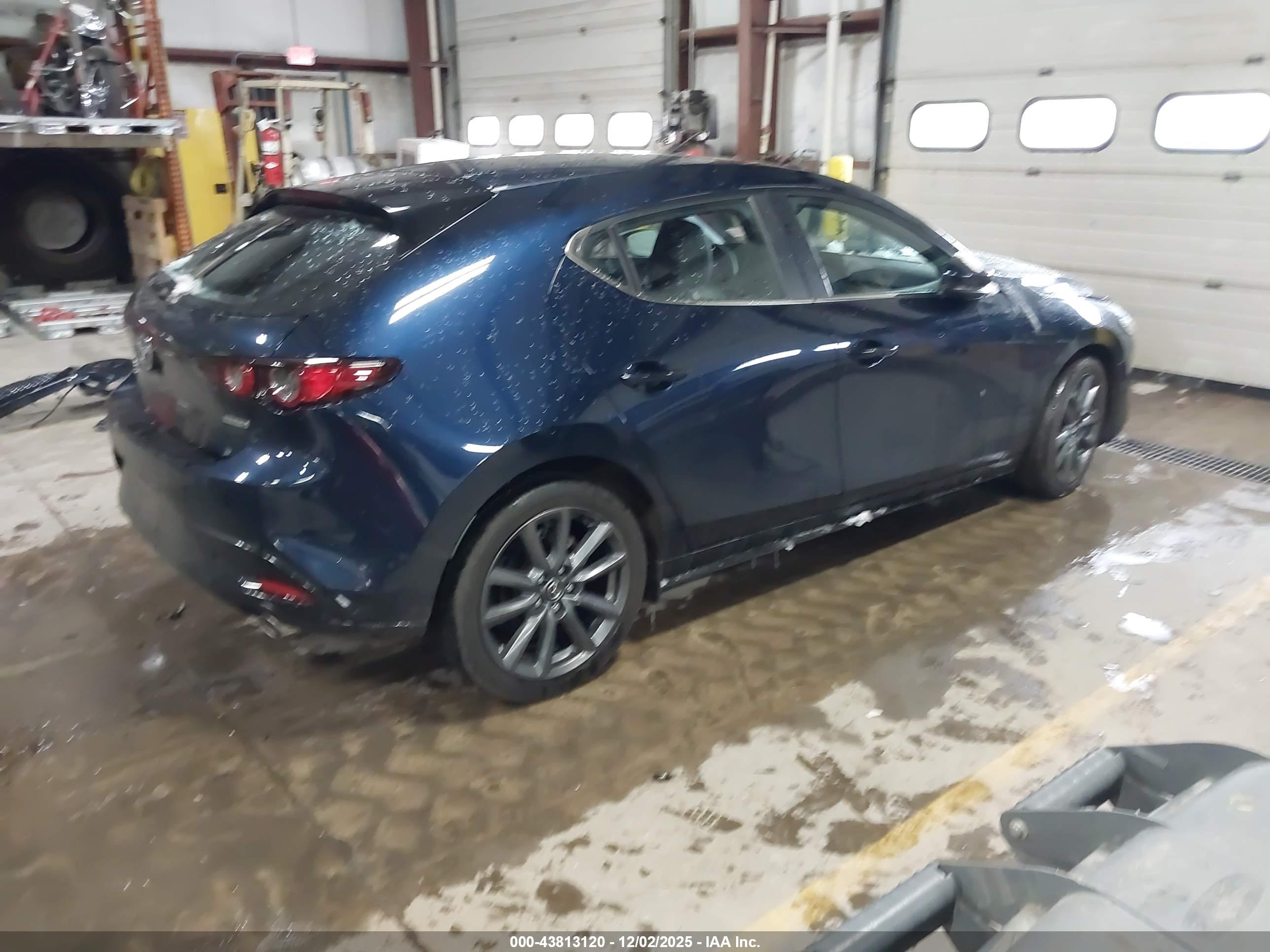 MAZDA MAZDA3 image 4