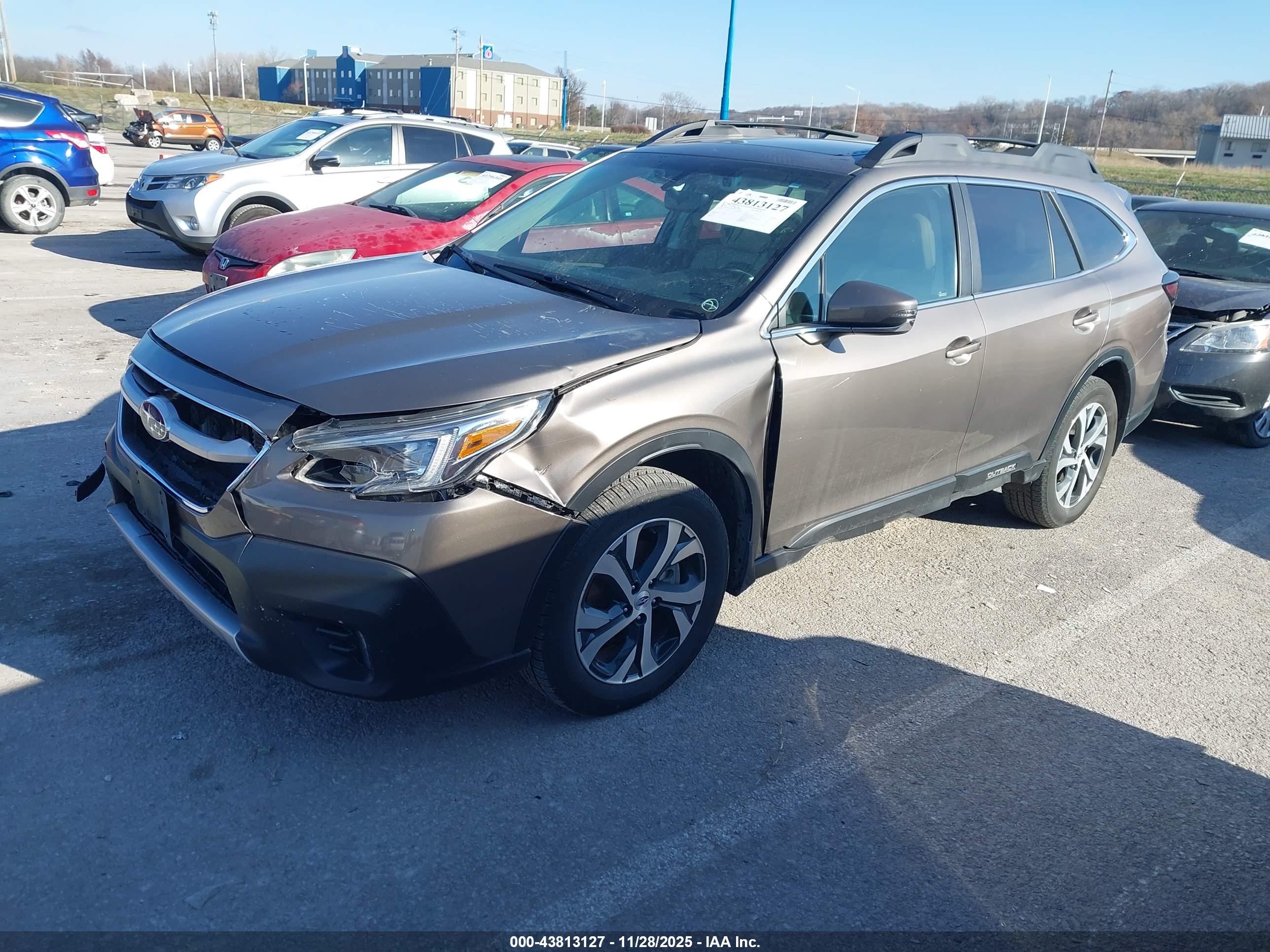 SUBARU OUTBACK image 2