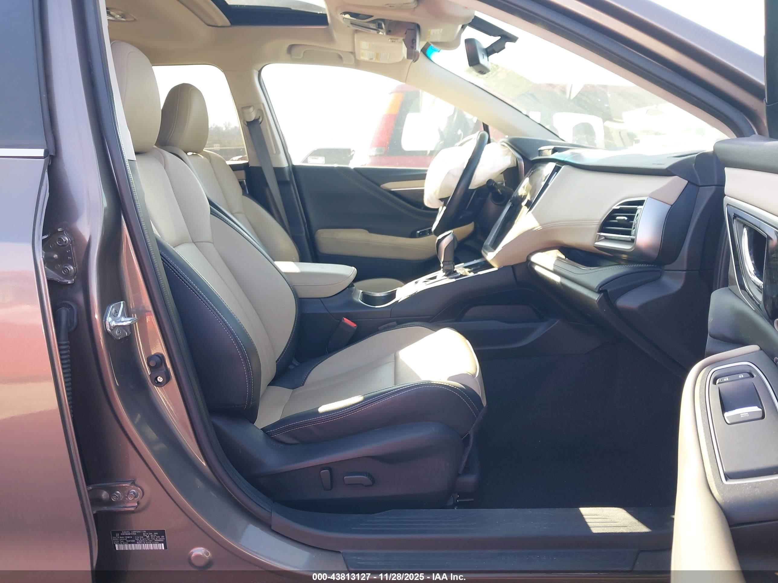 SUBARU OUTBACK image 5