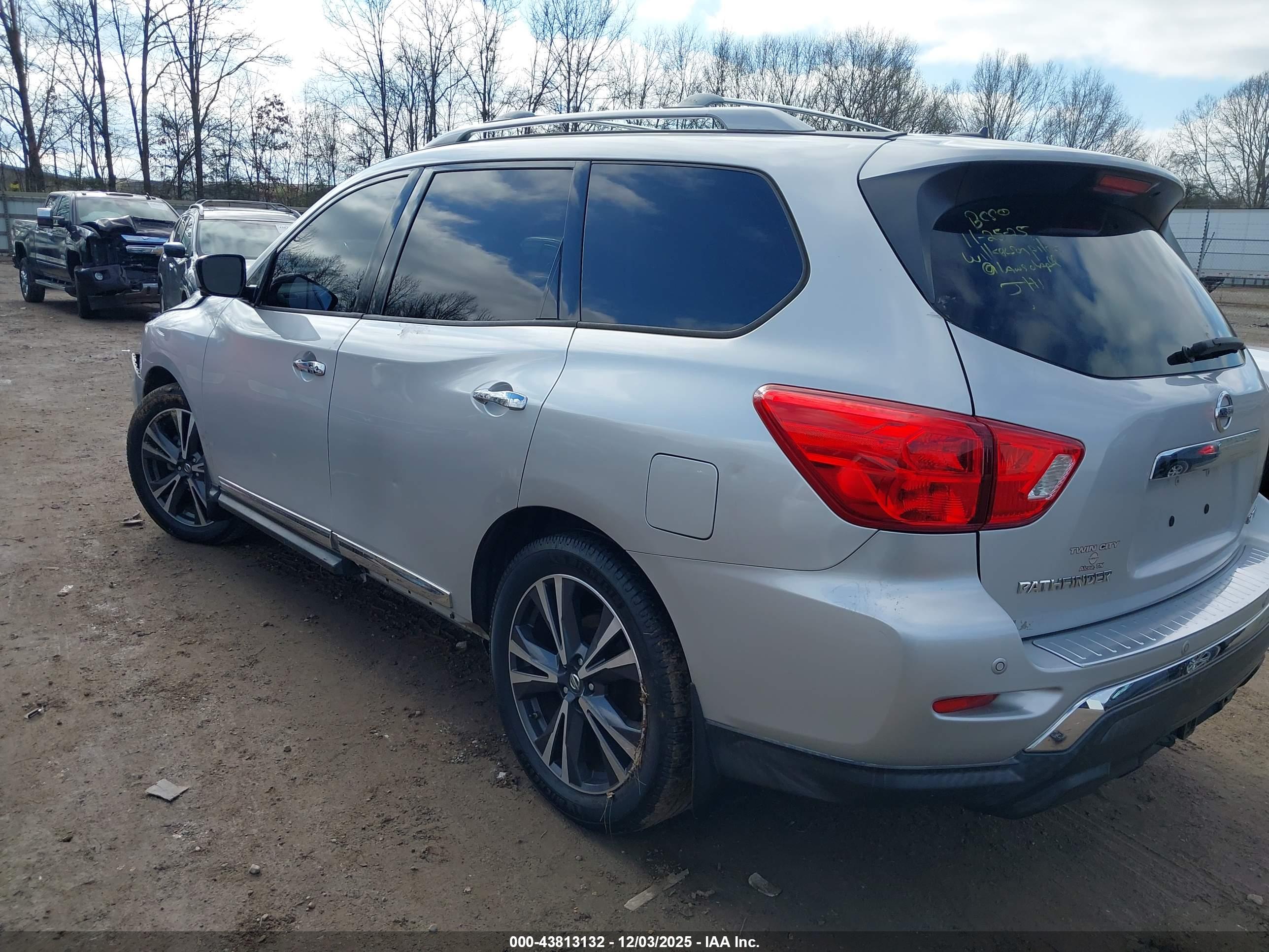 NISSAN PATHFINDER image 3