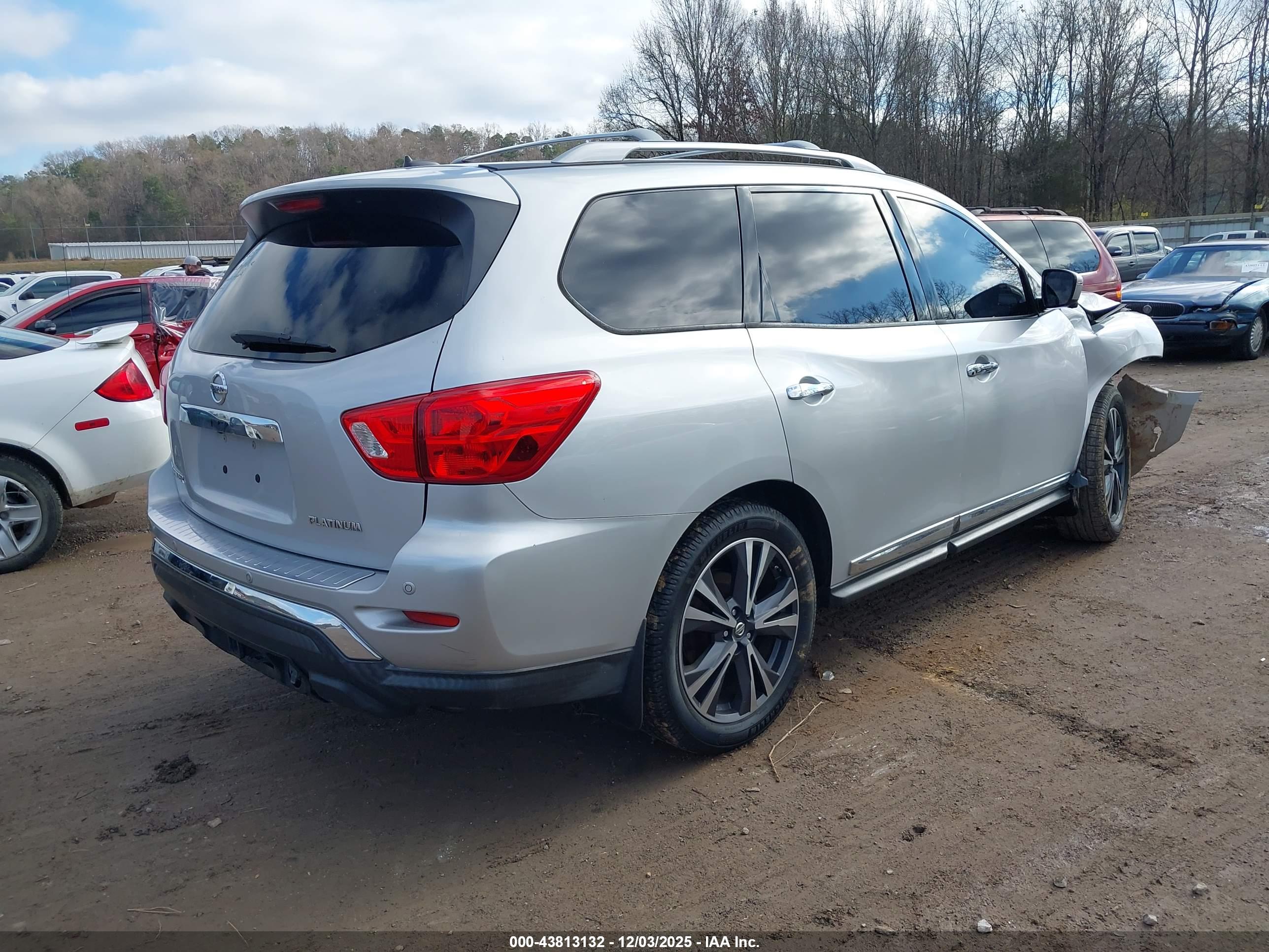 NISSAN PATHFINDER image 4