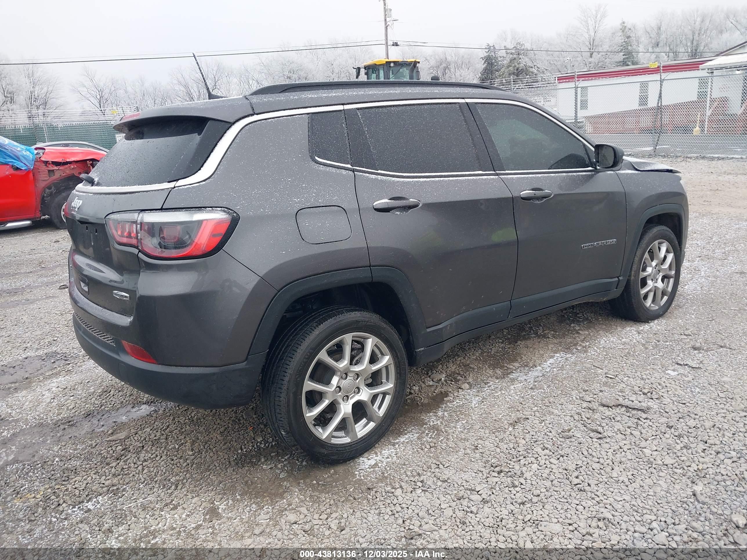 JEEP COMPASS image 4
