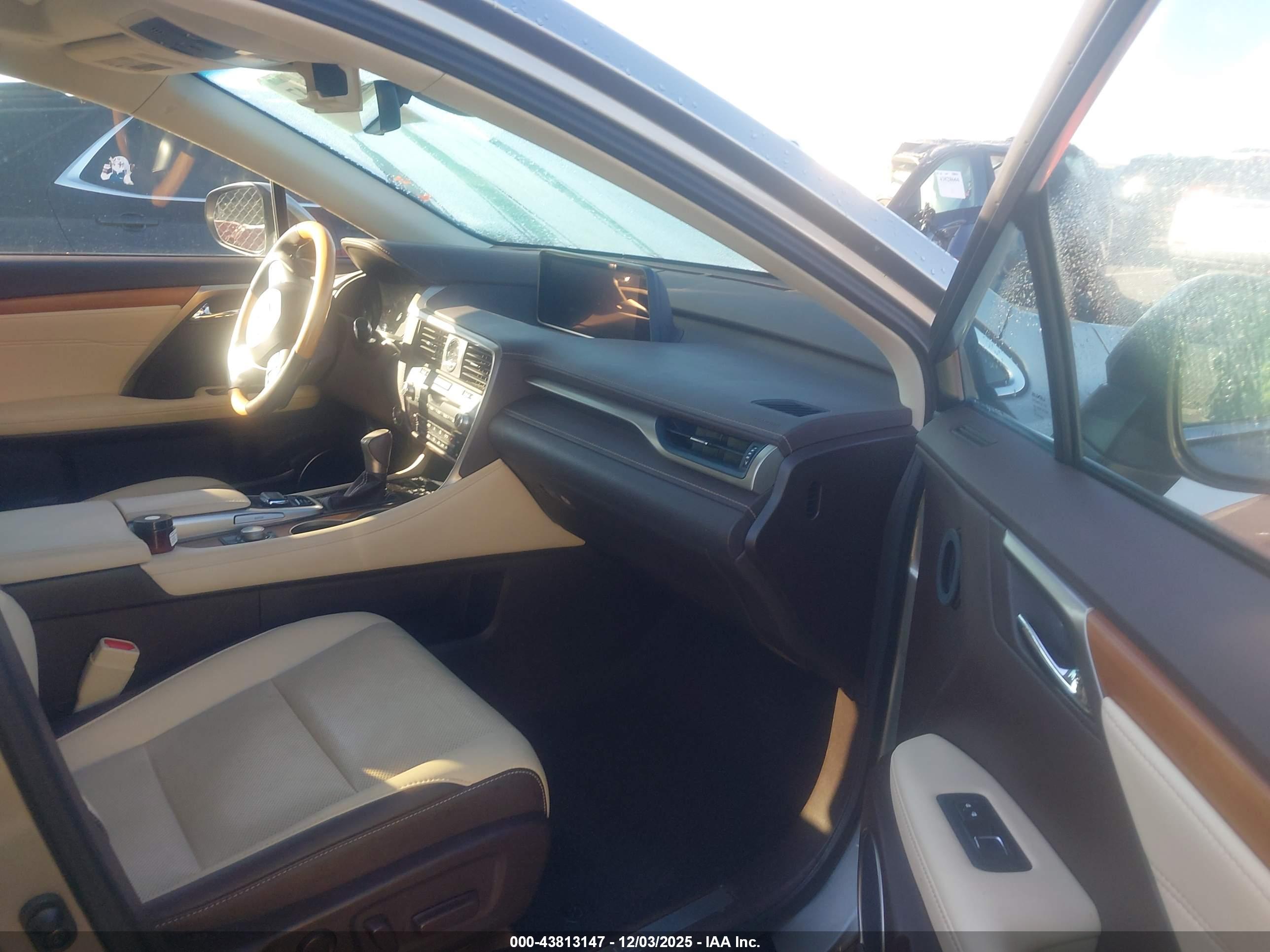 LEXUS RX image 5