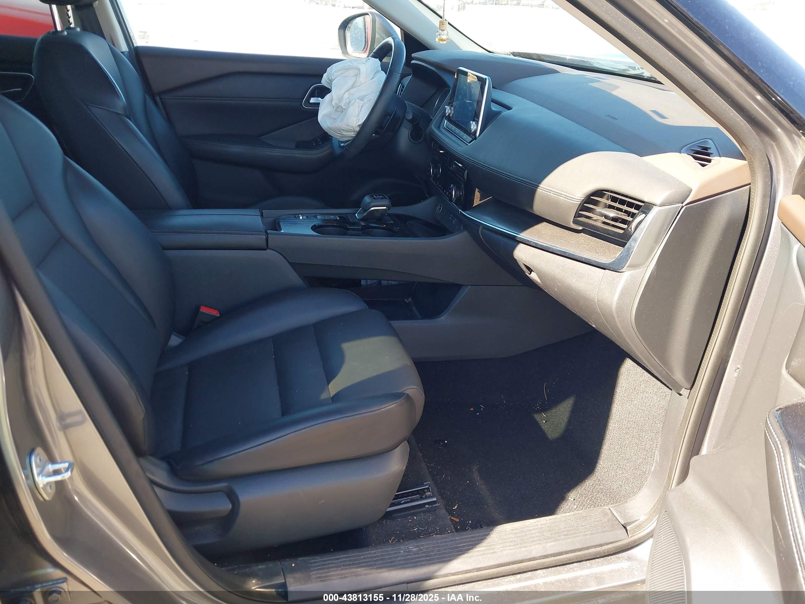 NISSAN ROGUE image 5