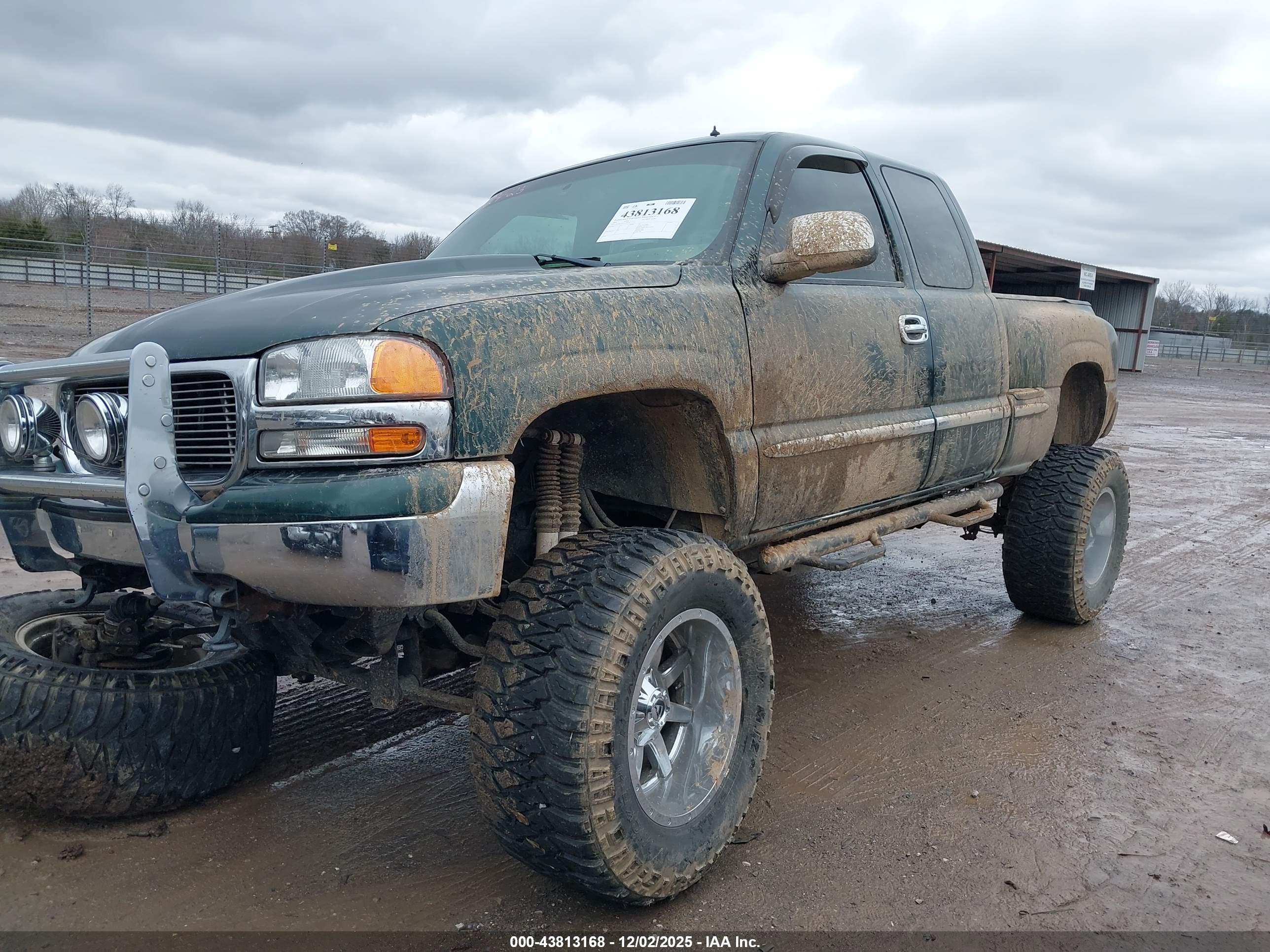GMC SIERRA image 2