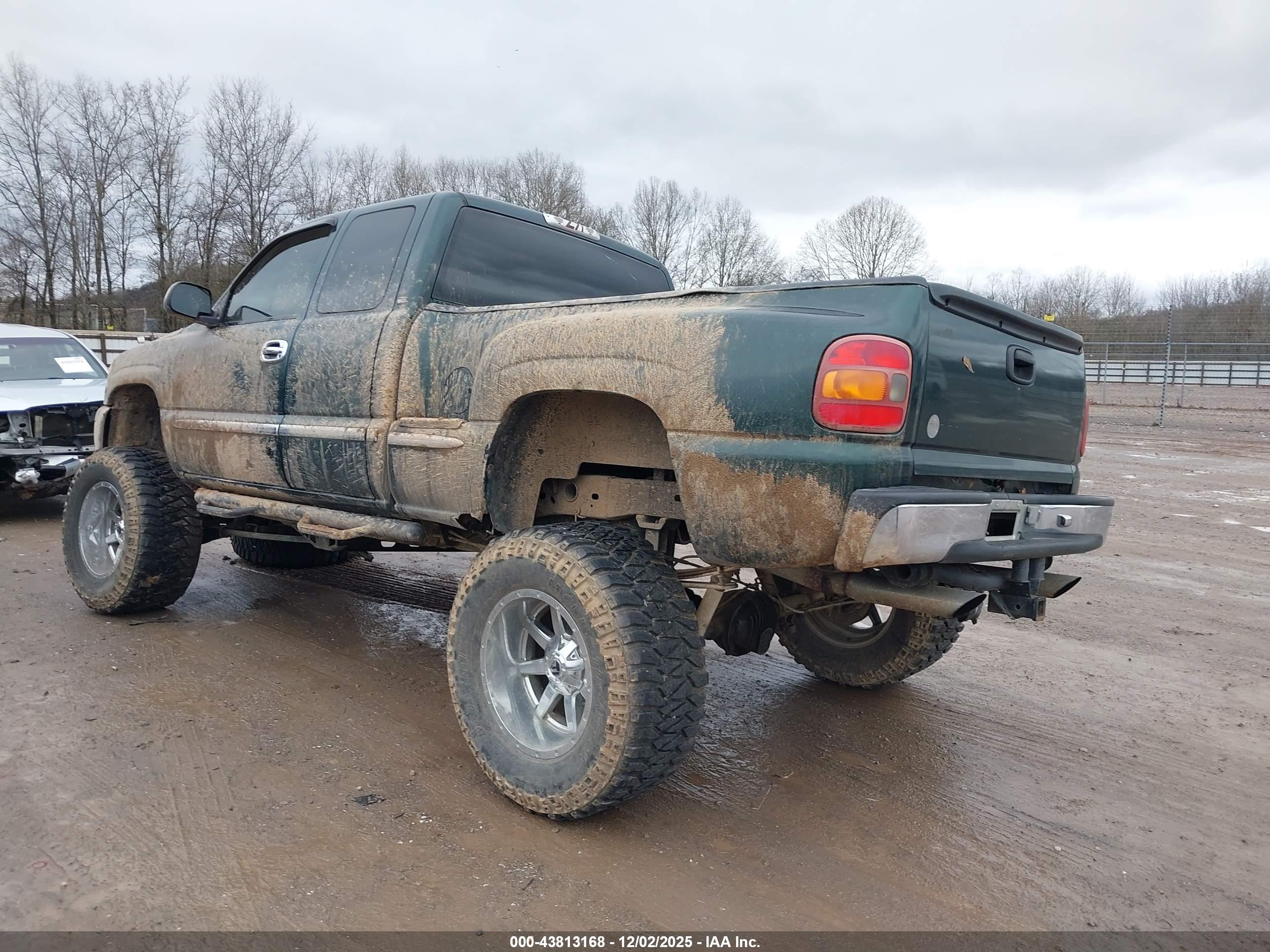 GMC SIERRA image 3