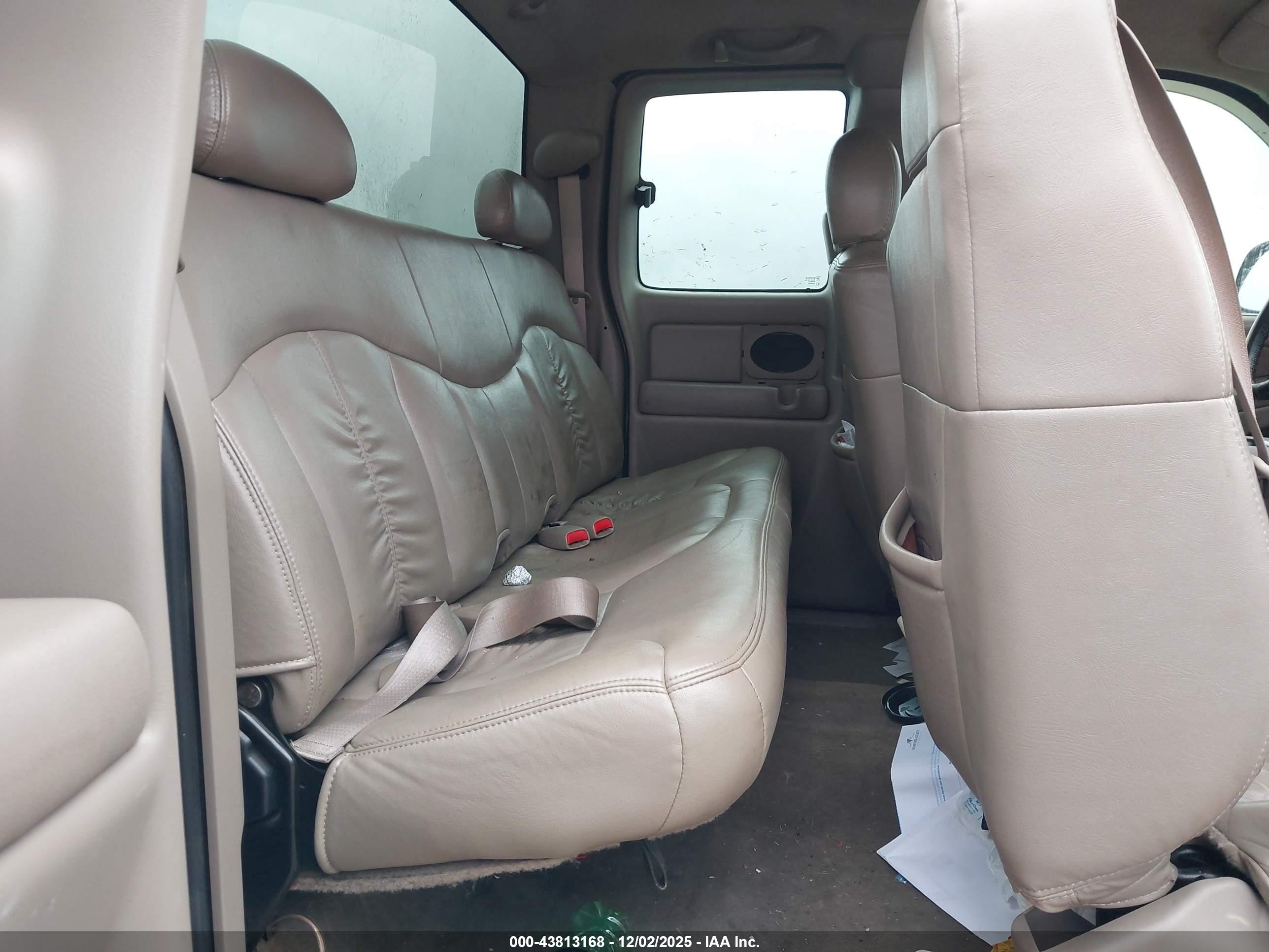 GMC SIERRA image 8