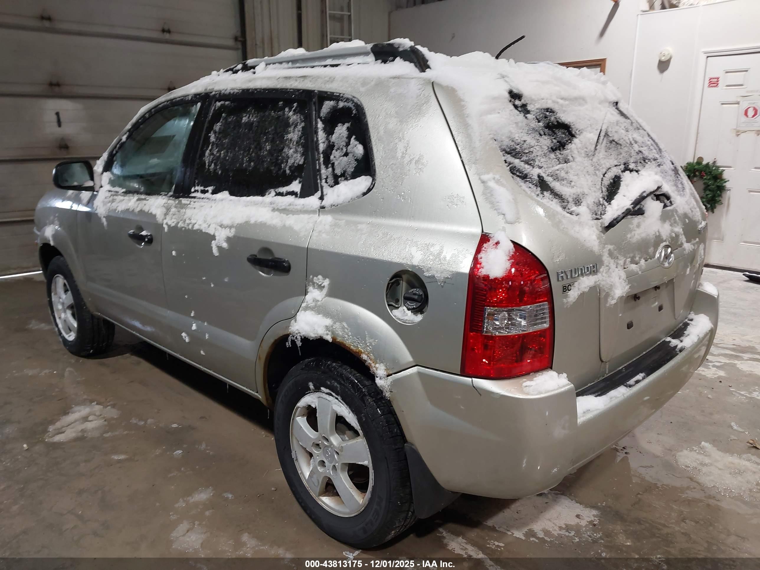 HYUNDAI TUCSON image 3