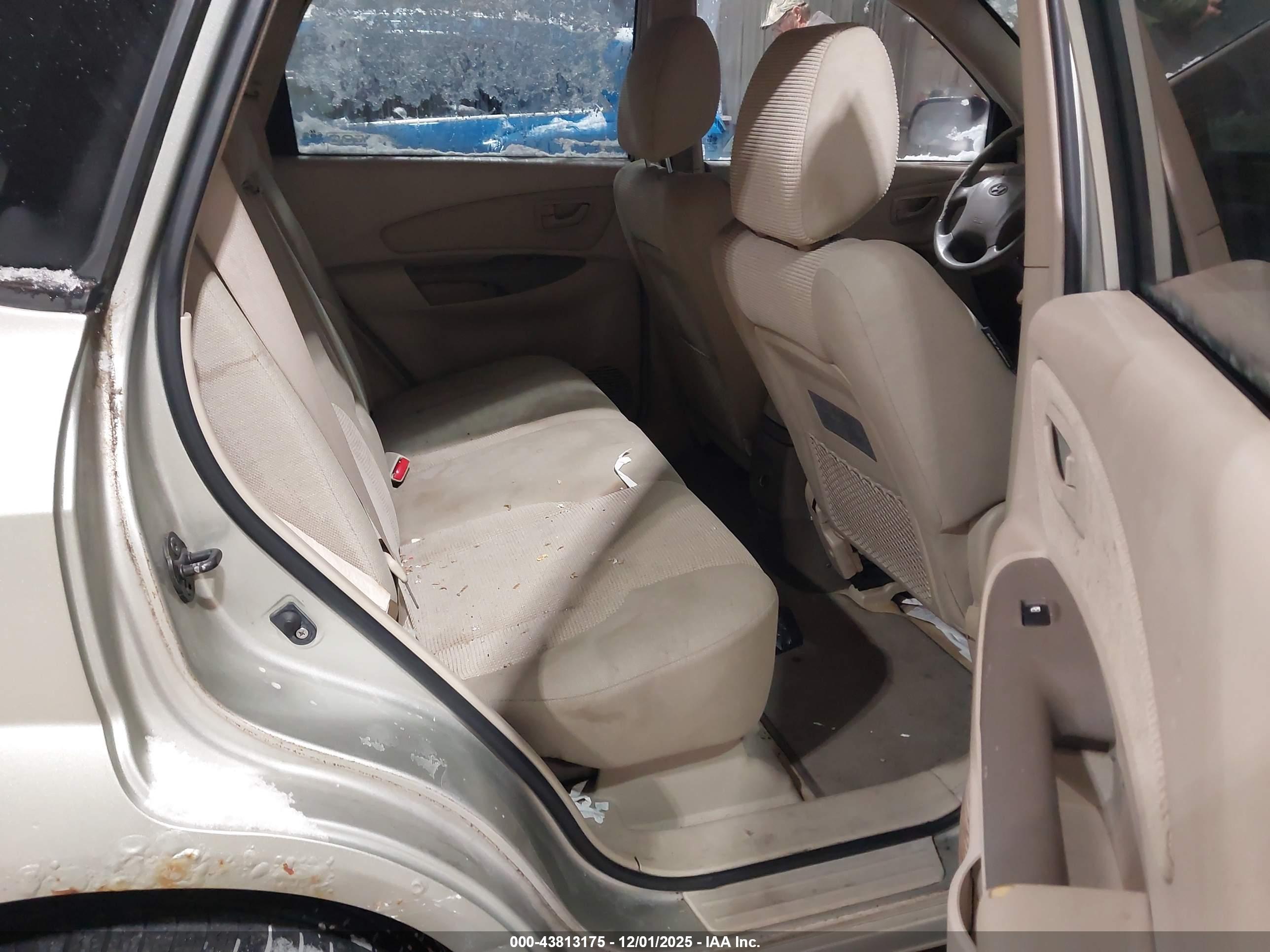 HYUNDAI TUCSON image 8