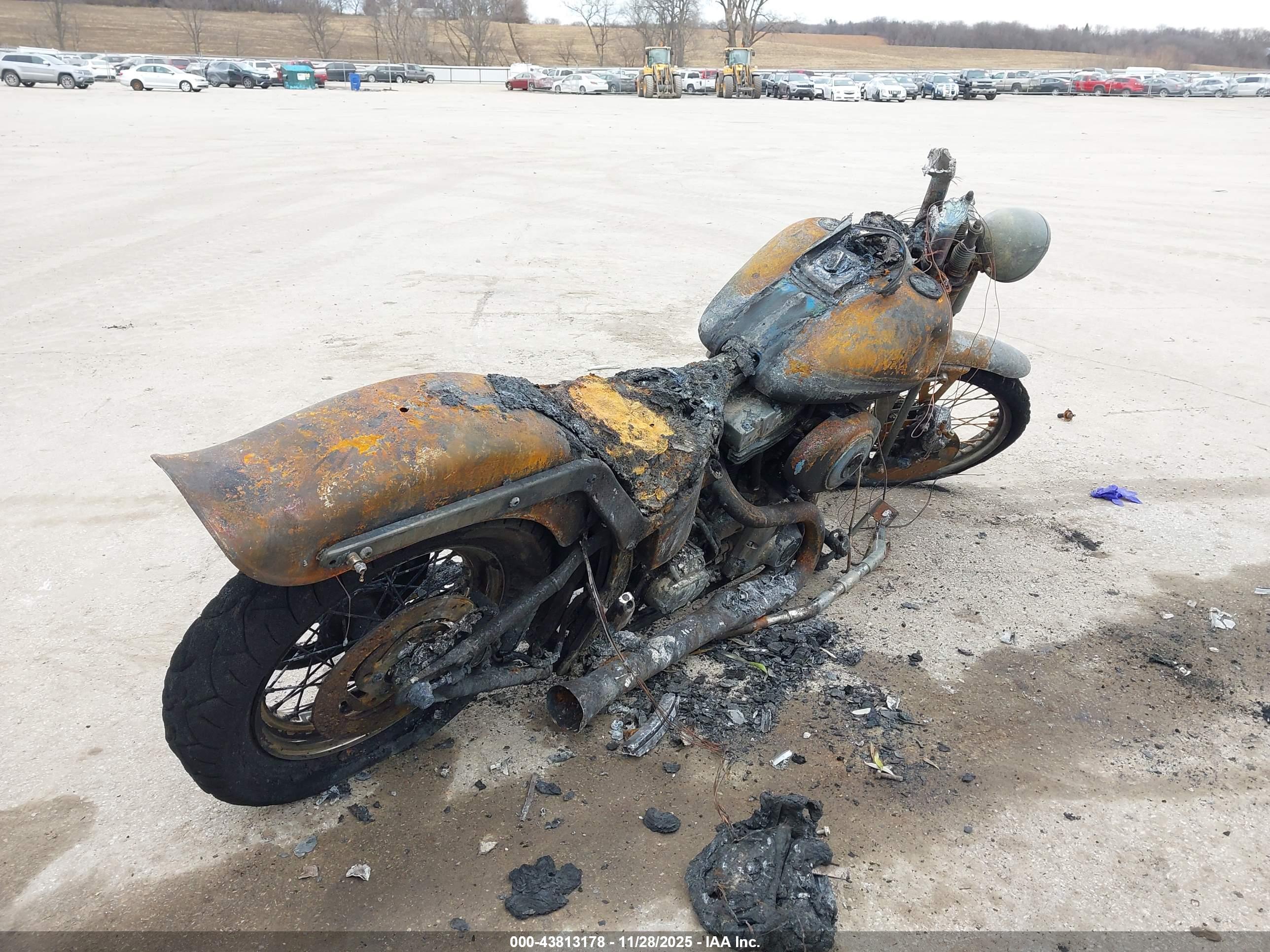 HARLEY-DAVIDSON FXSTS image 4