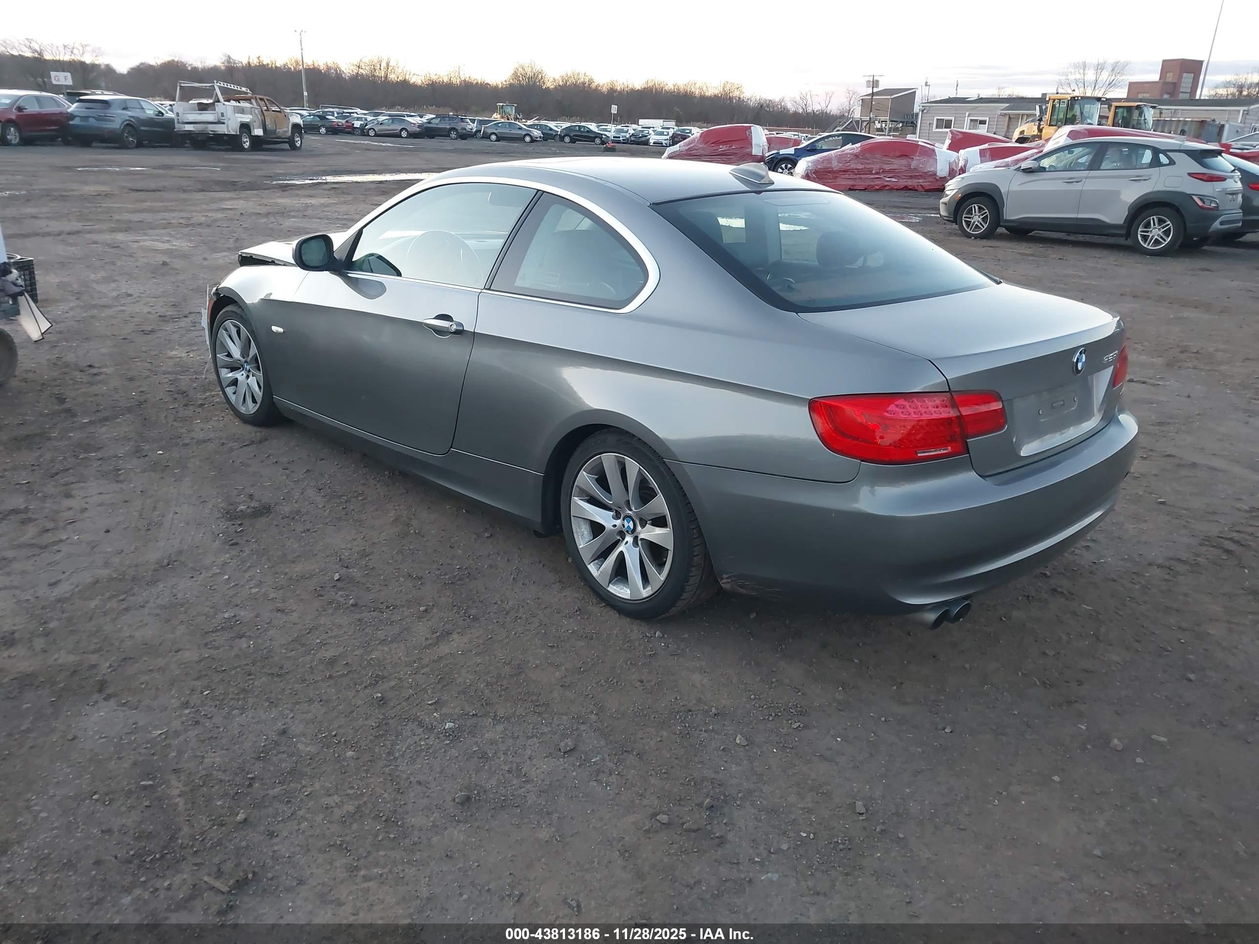 BMW 328I image 3