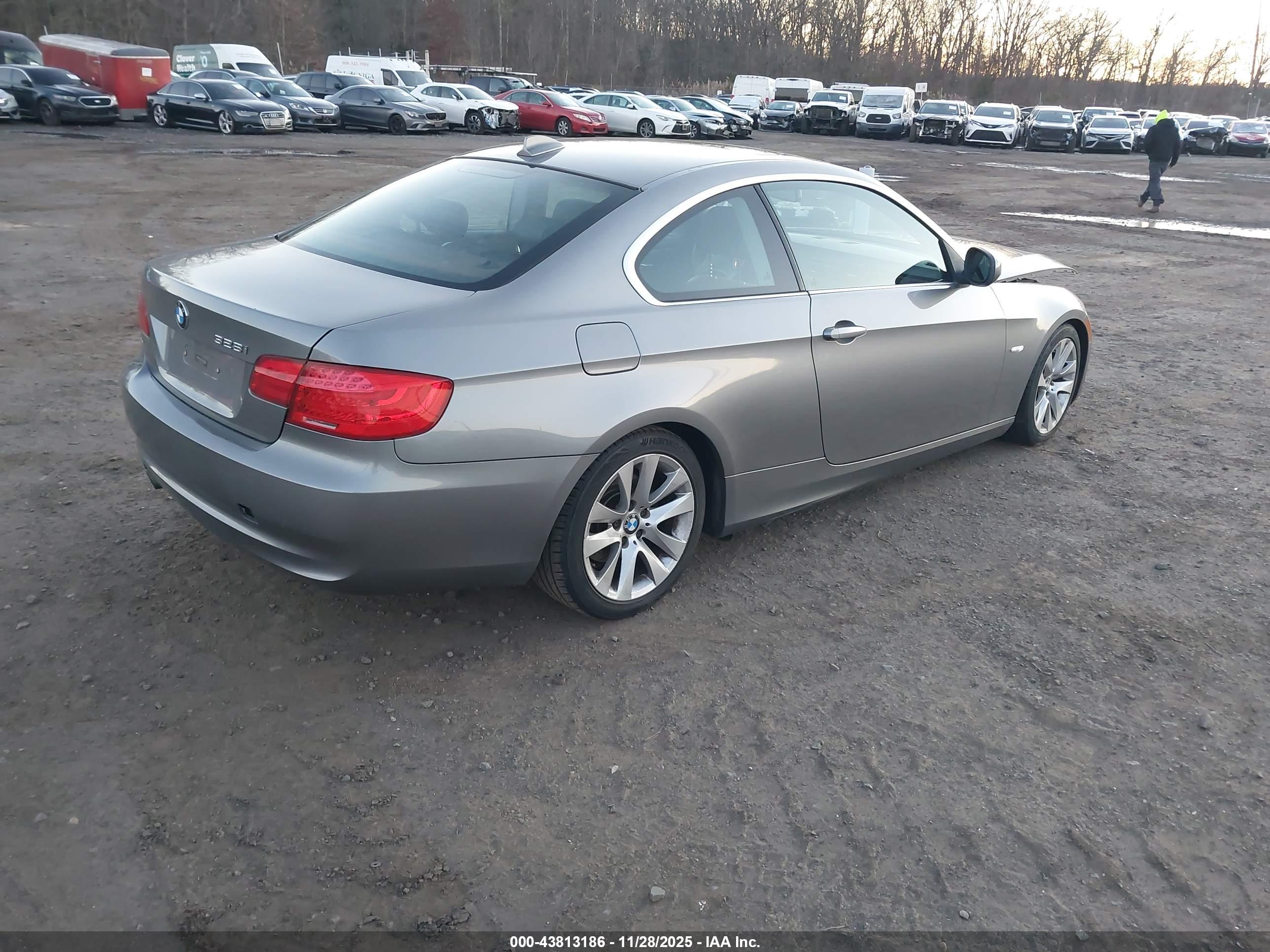 BMW 328I image 4