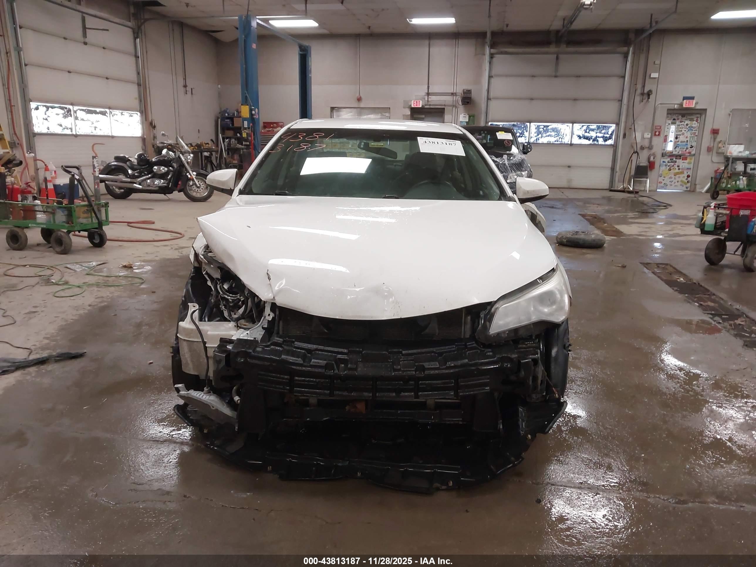 TOYOTA CAMRY image 6