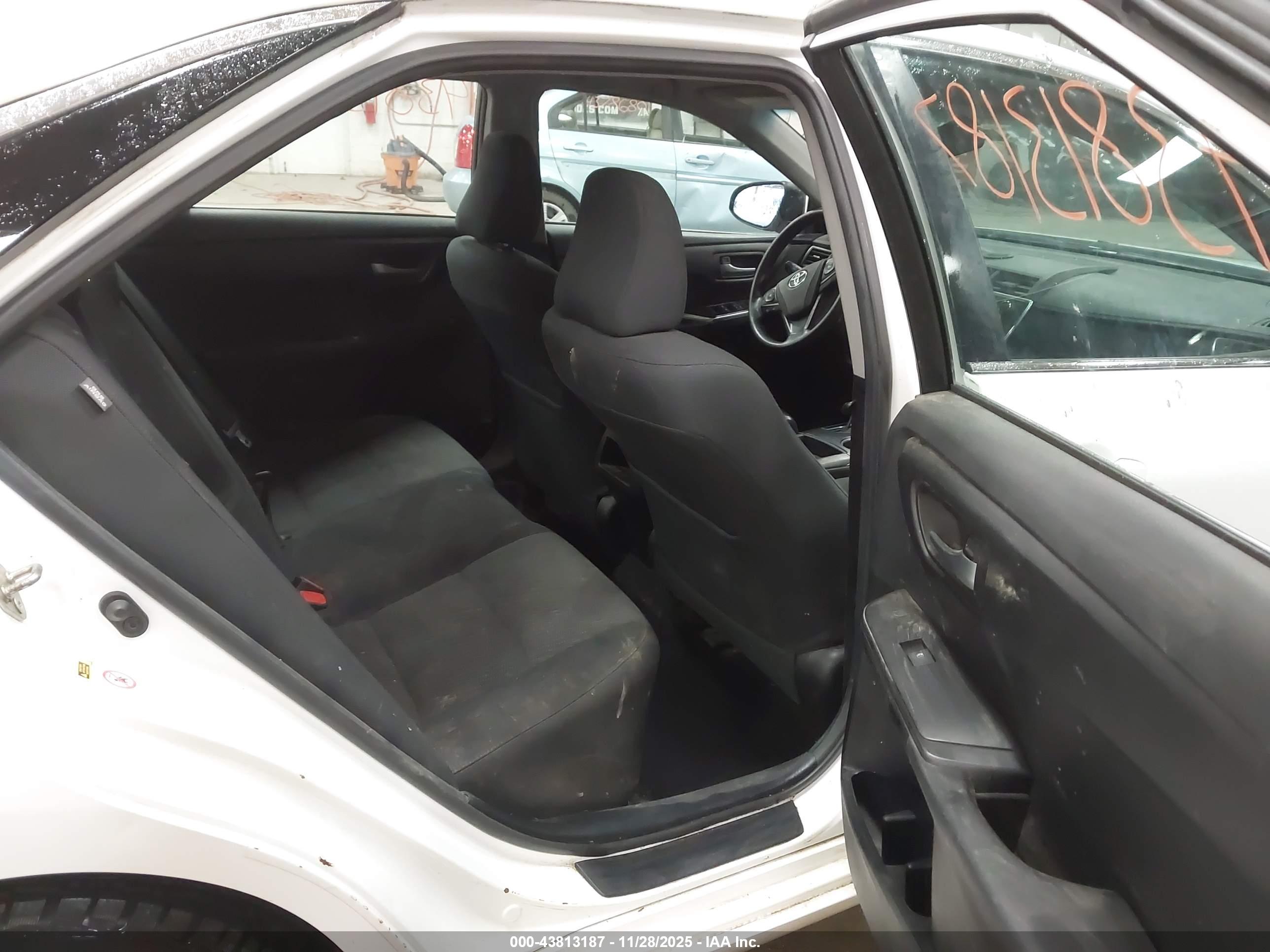 TOYOTA CAMRY image 8