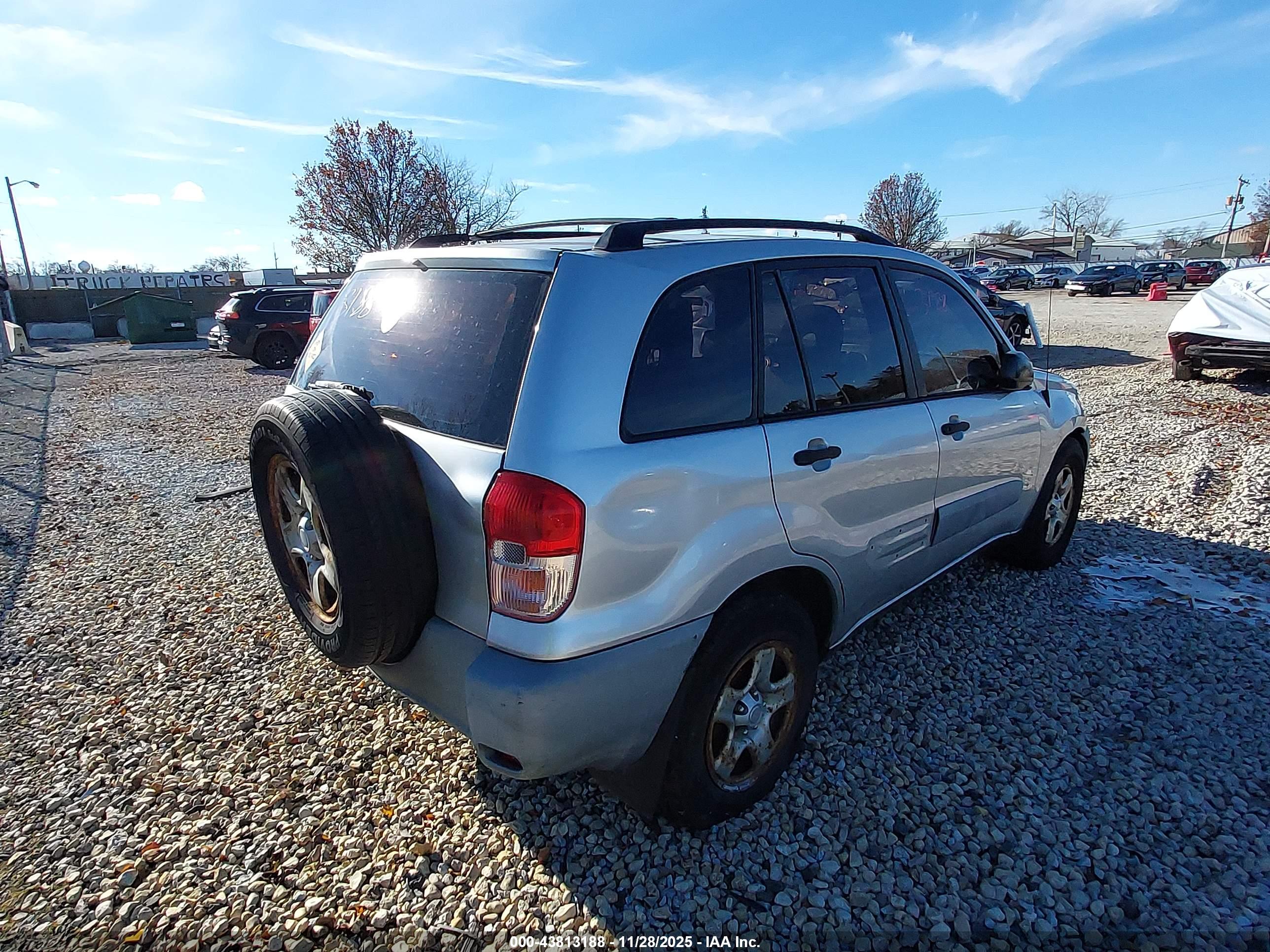 TOYOTA RAV4 image 4