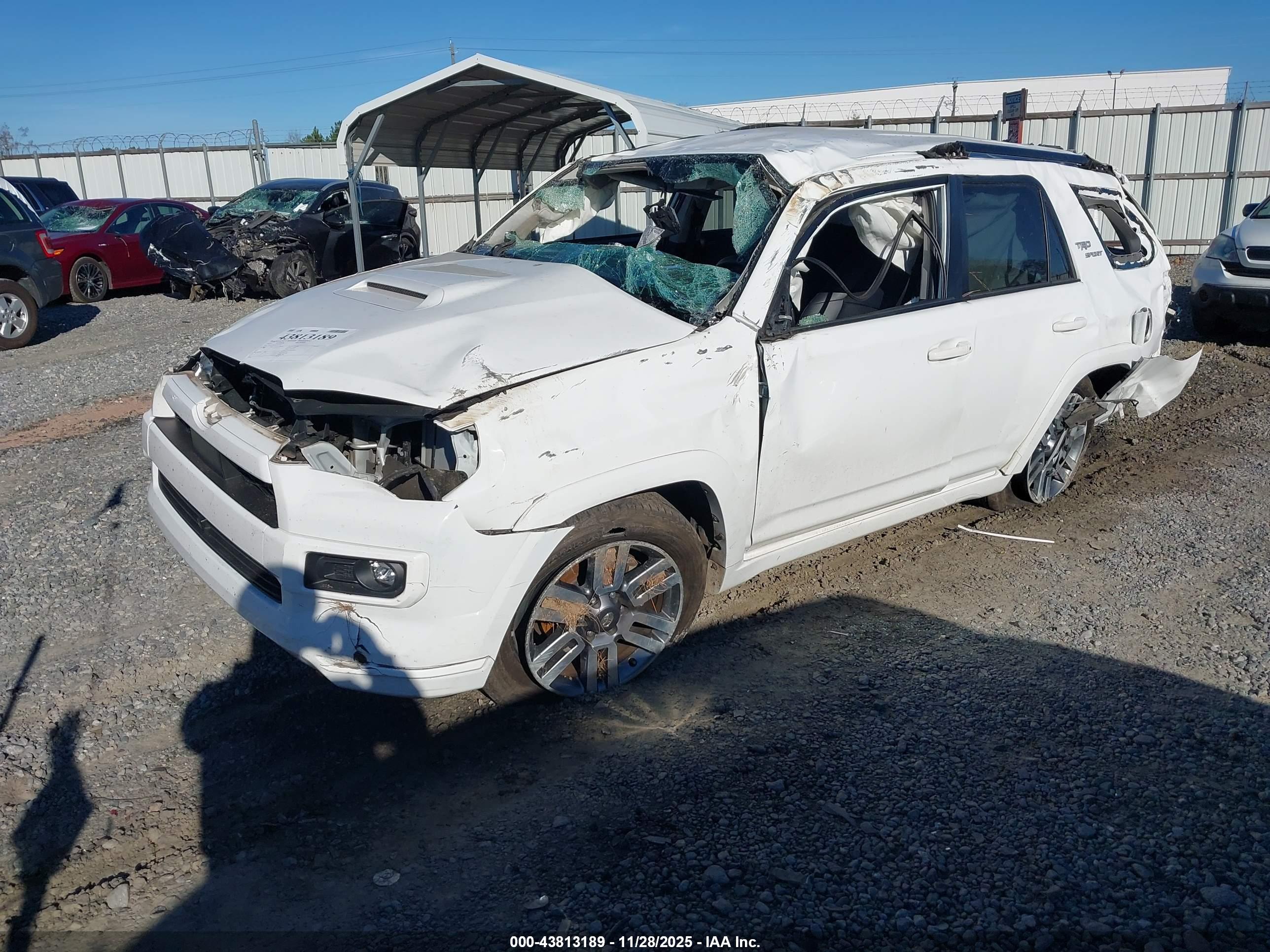 TOYOTA 4RUNNER image 2