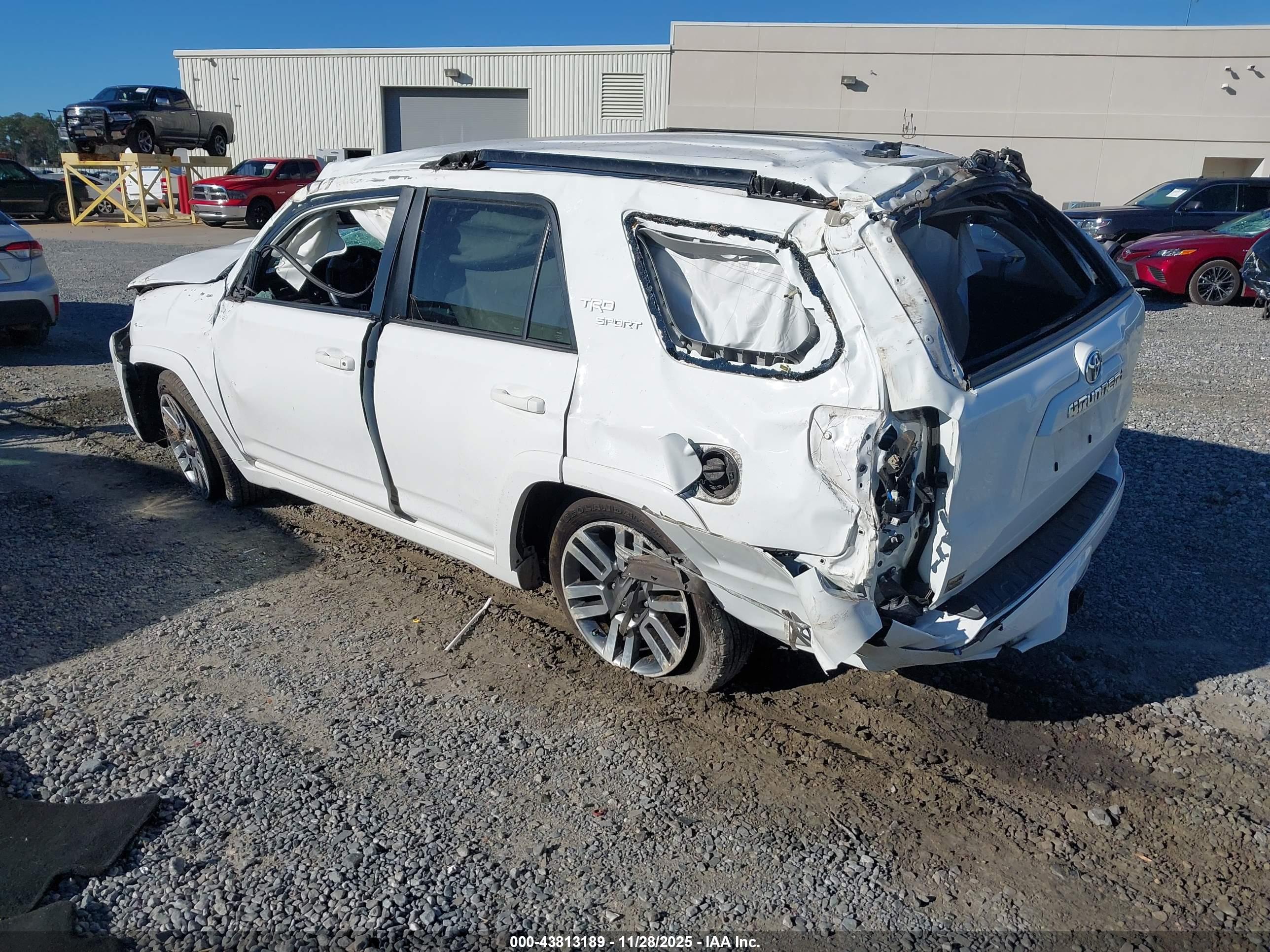 TOYOTA 4RUNNER image 3
