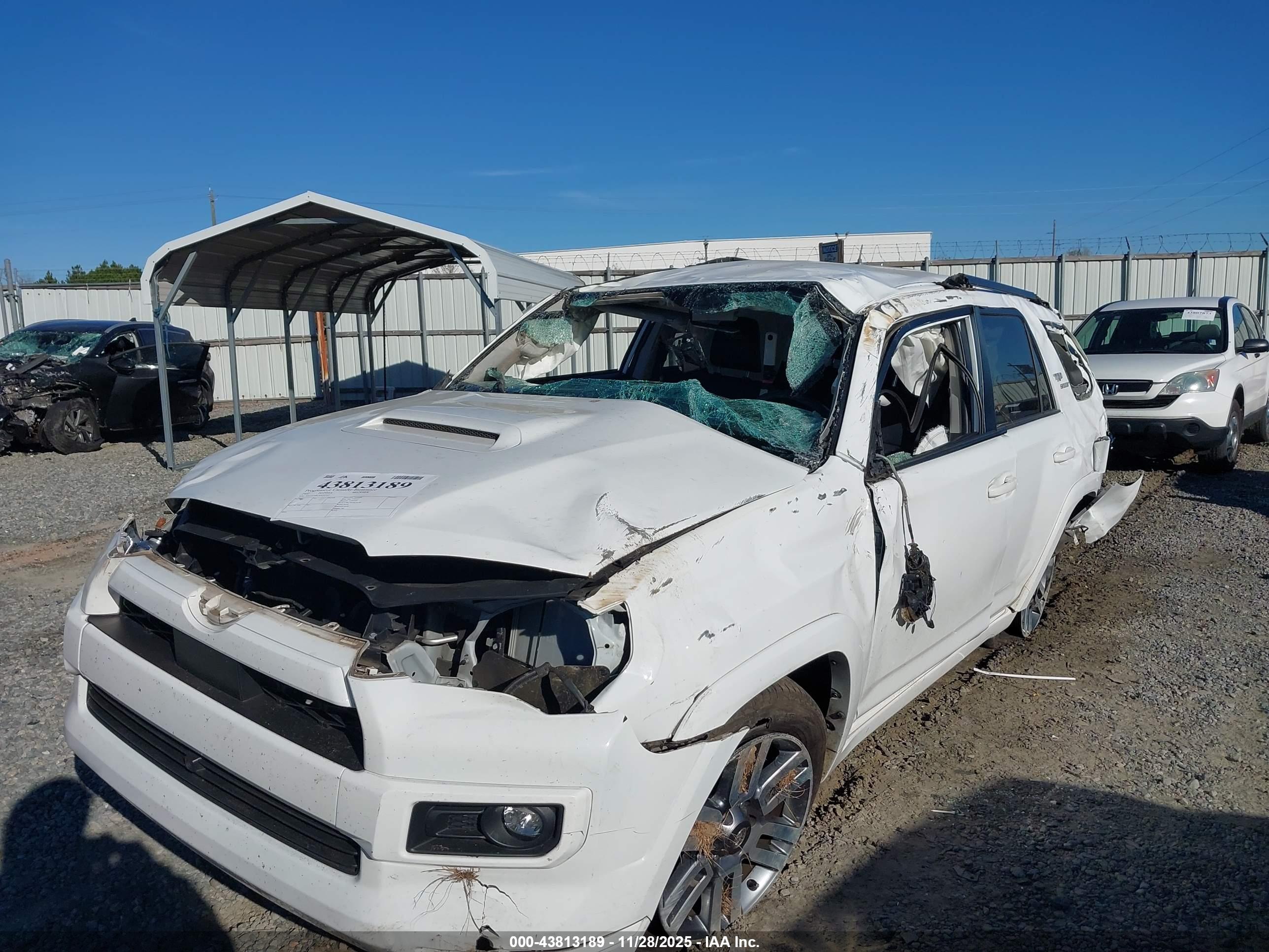 TOYOTA 4RUNNER image 6