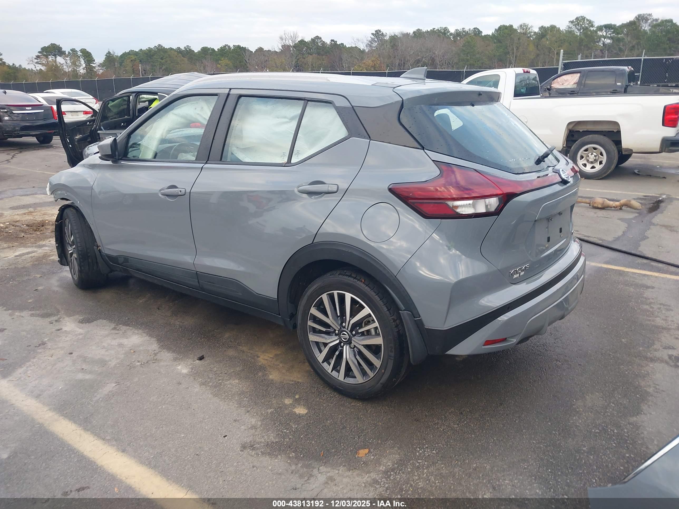 NISSAN KICKS image 3
