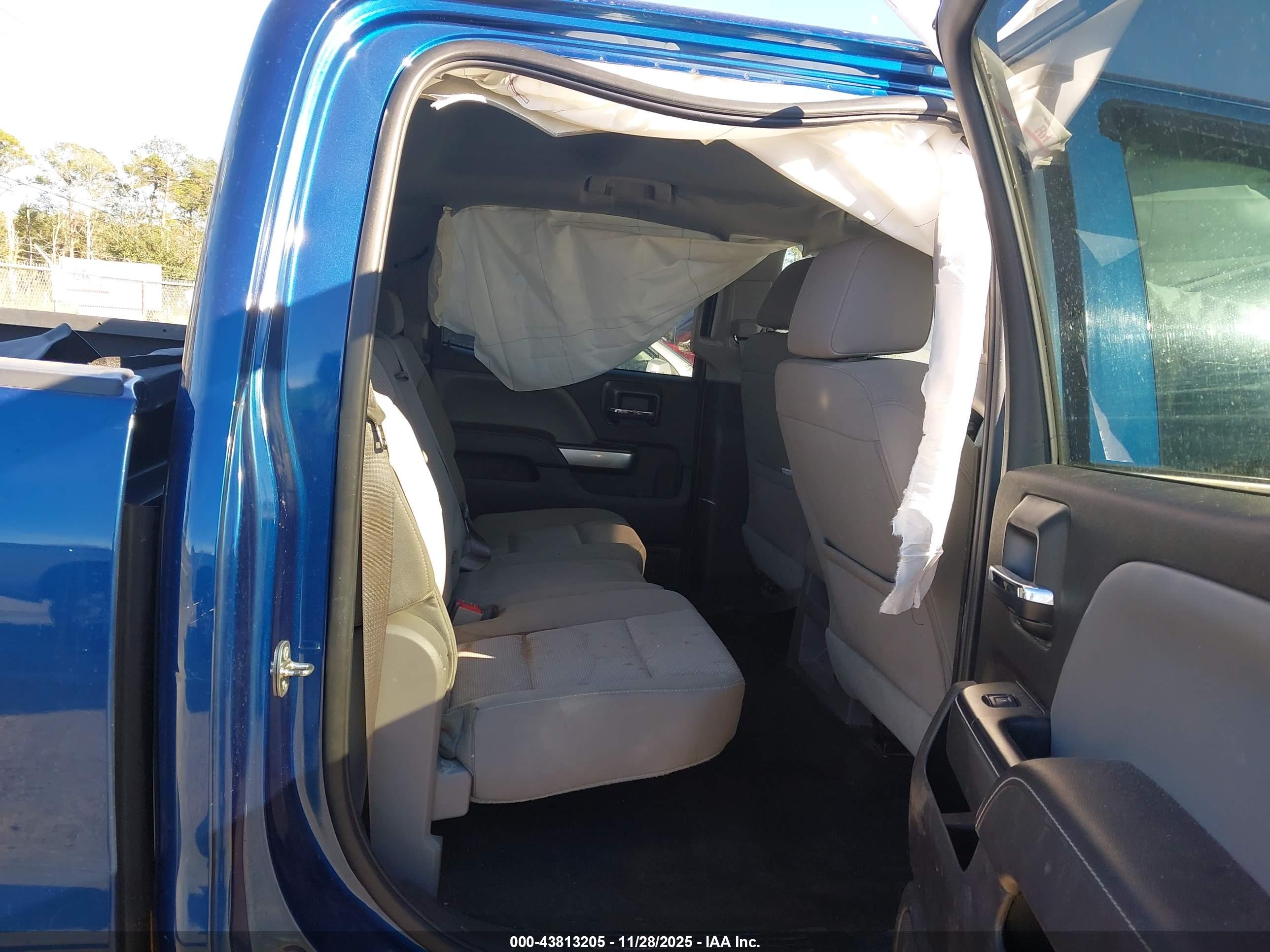CHEVROLET SILVERADO image 8