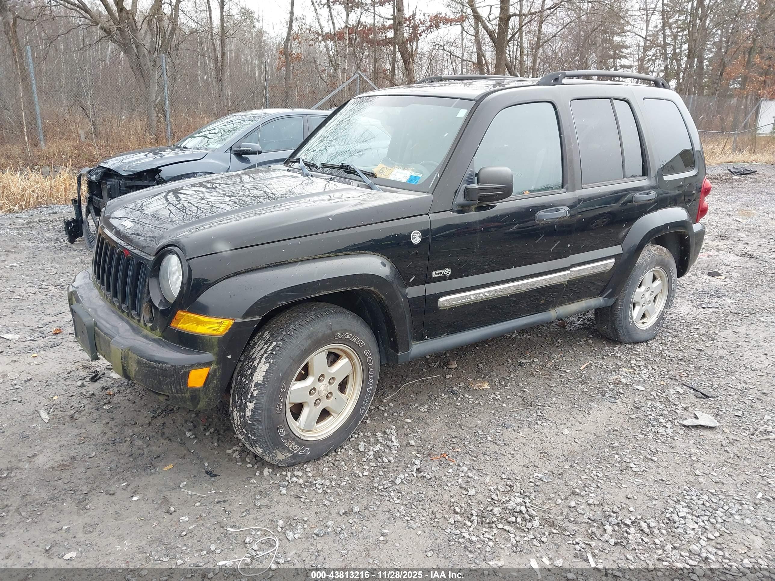 JEEP LIBERTY image 2
