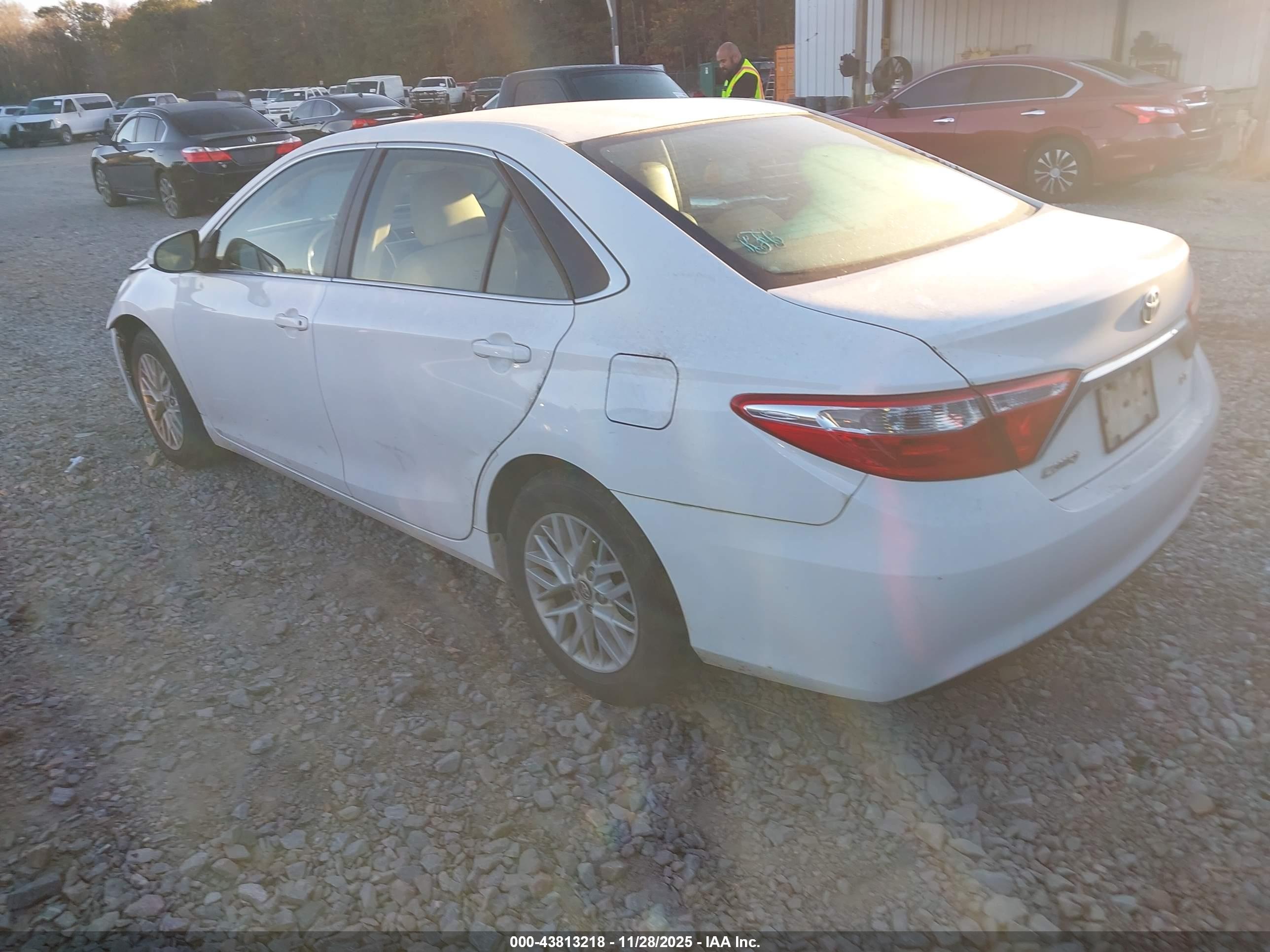 TOYOTA CAMRY image 3