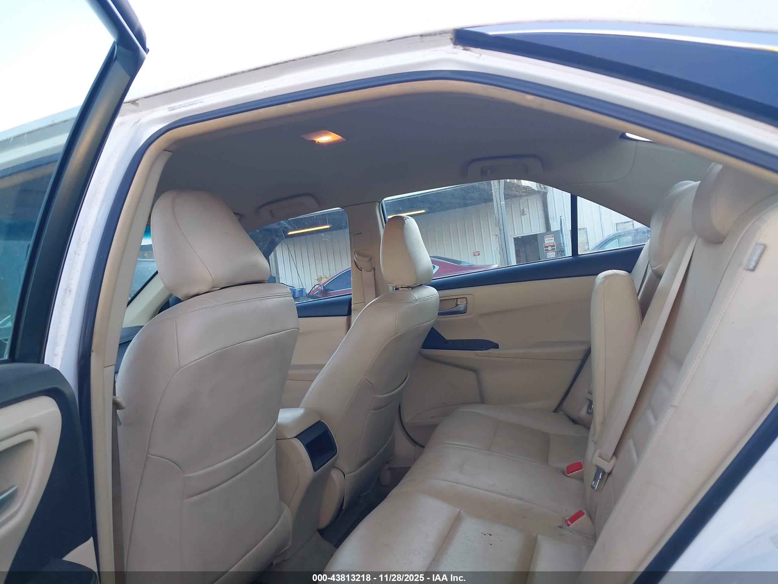 TOYOTA CAMRY image 8